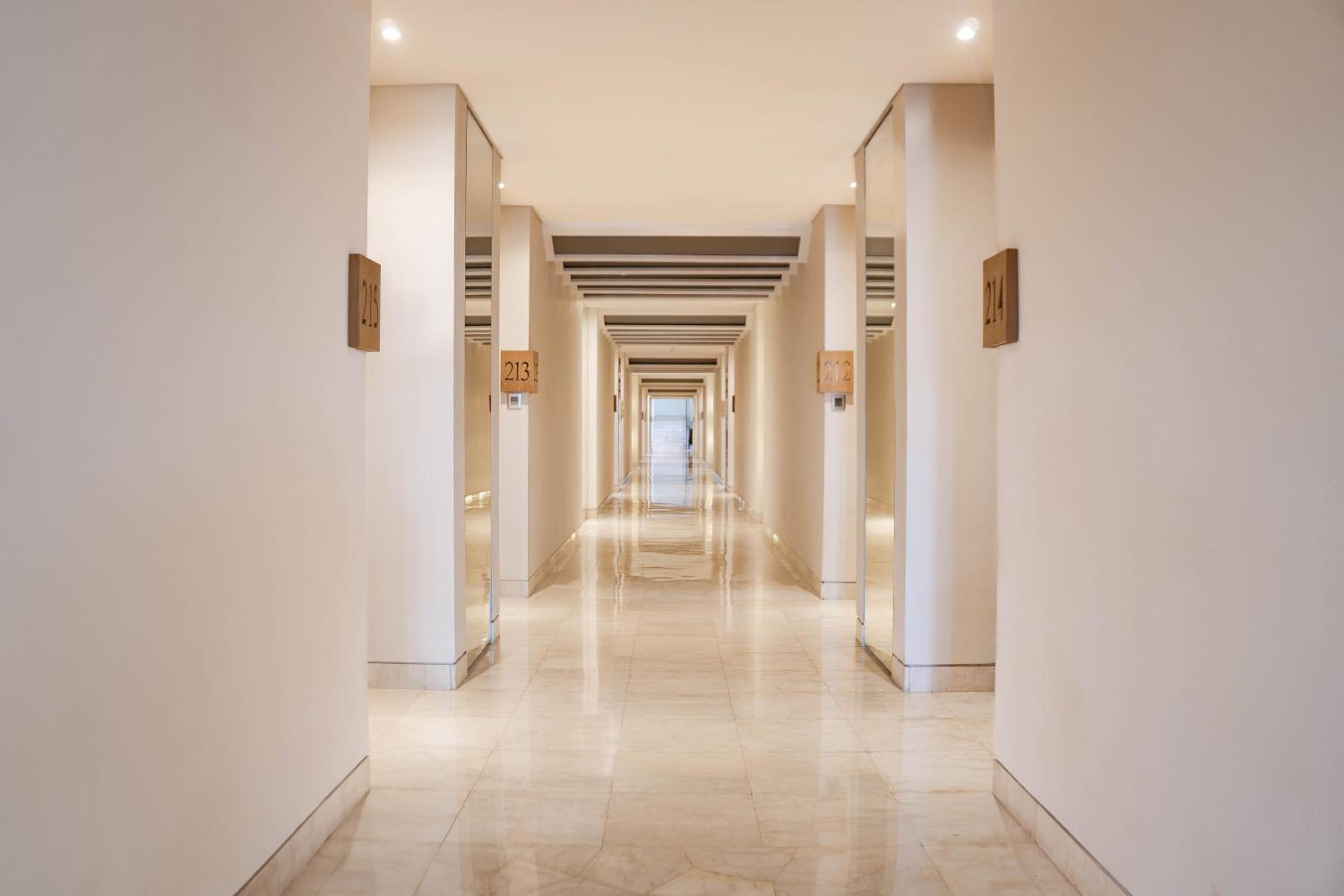 Hotel Amnaya Resort Kuta - Image 1