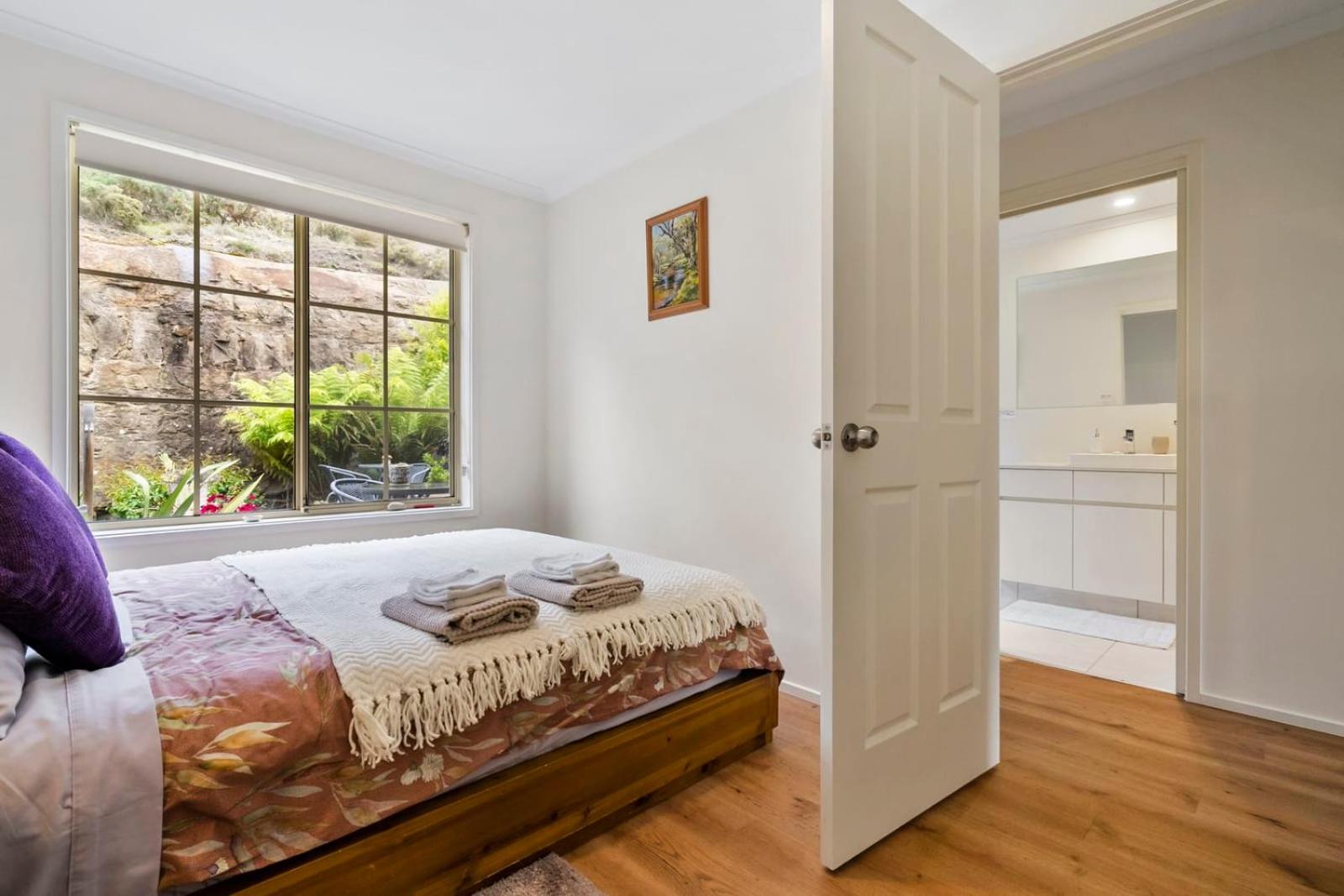 Tapanak Renovated townhouse Close to City