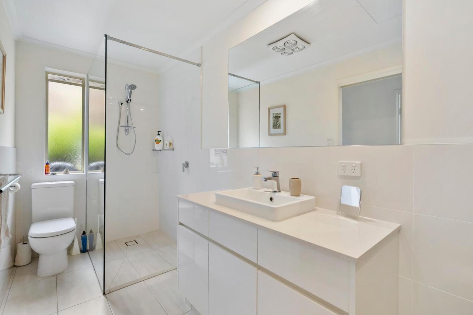 Tapanak Renovated townhouse Close to City