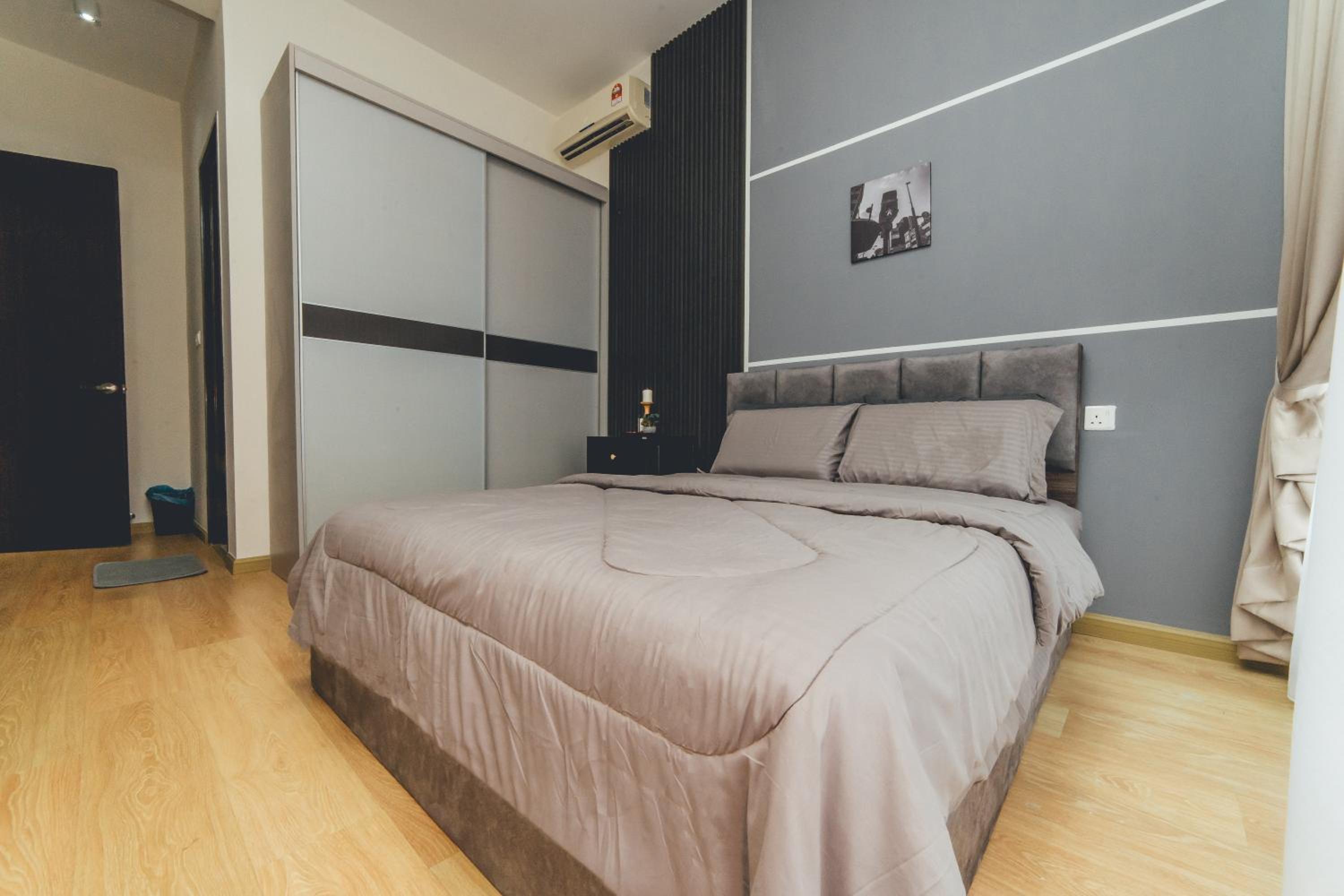 Bay Laurel Luxe HighFloor 2BR 4Pax Seaview by Our Stay