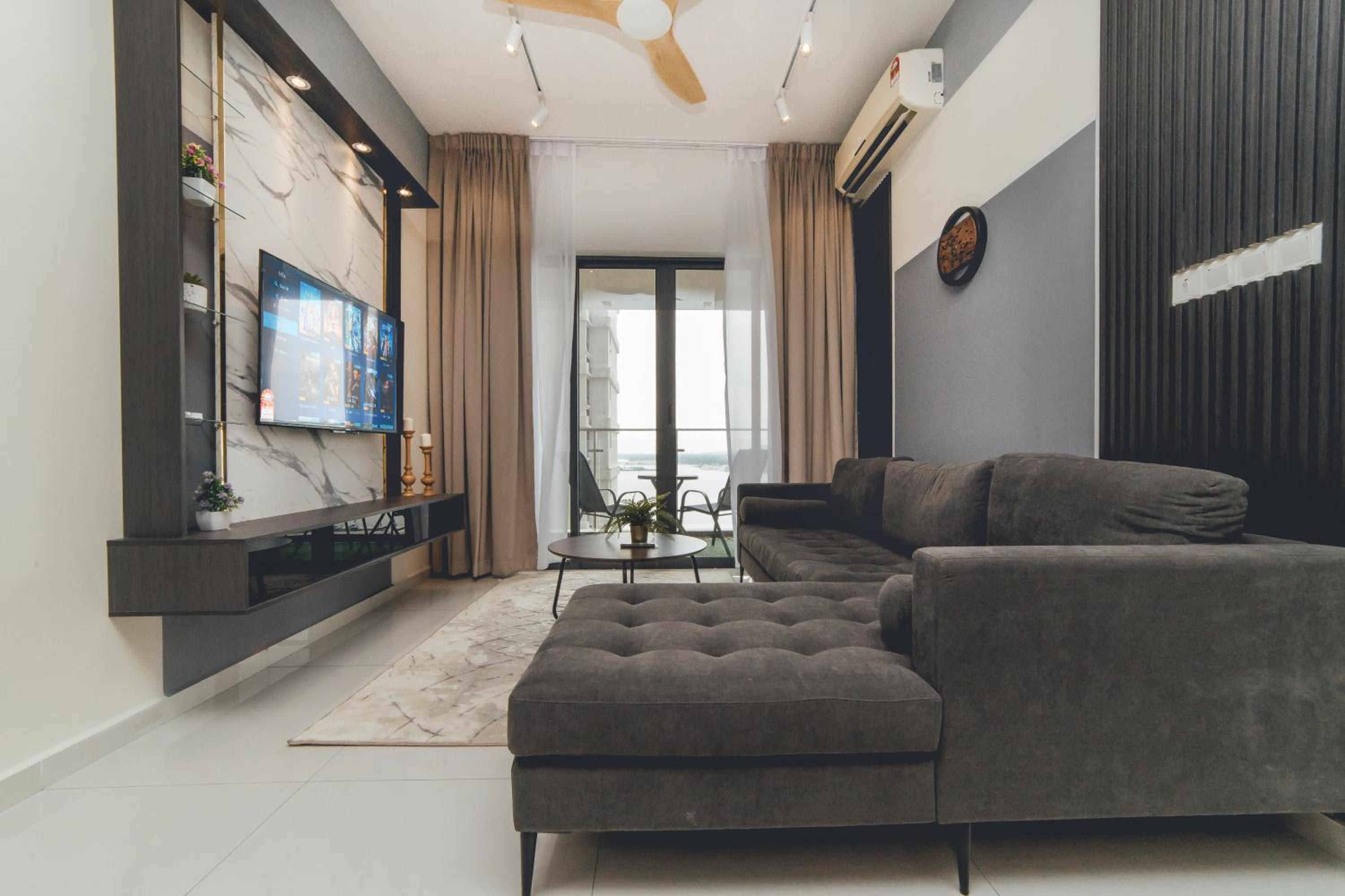 Bay Laurel Luxe HighFloor 2BR 4Pax Seaview by Our Stay