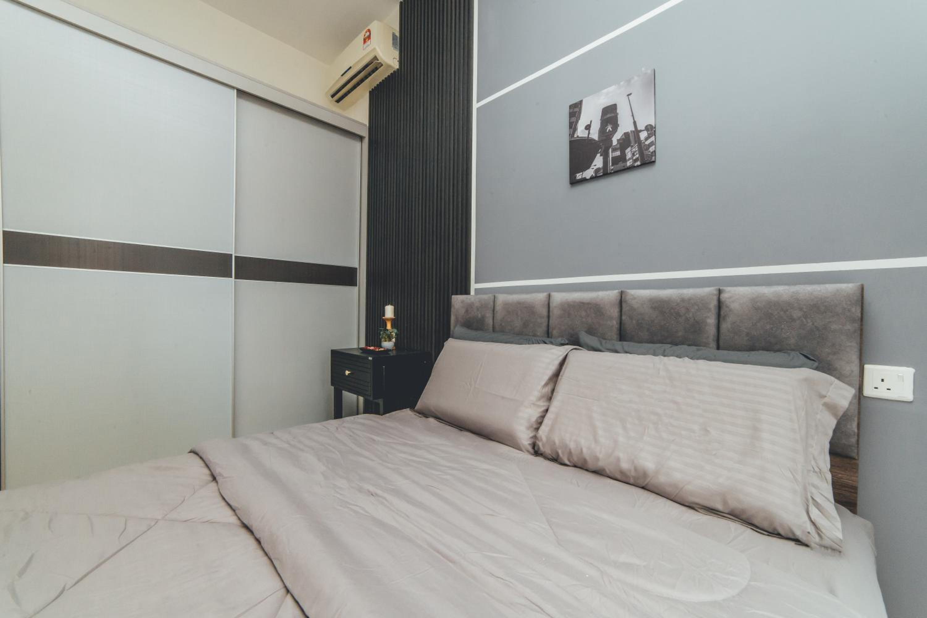 Bay Laurel Luxe HighFloor 2BR 4Pax Seaview by Our Stay