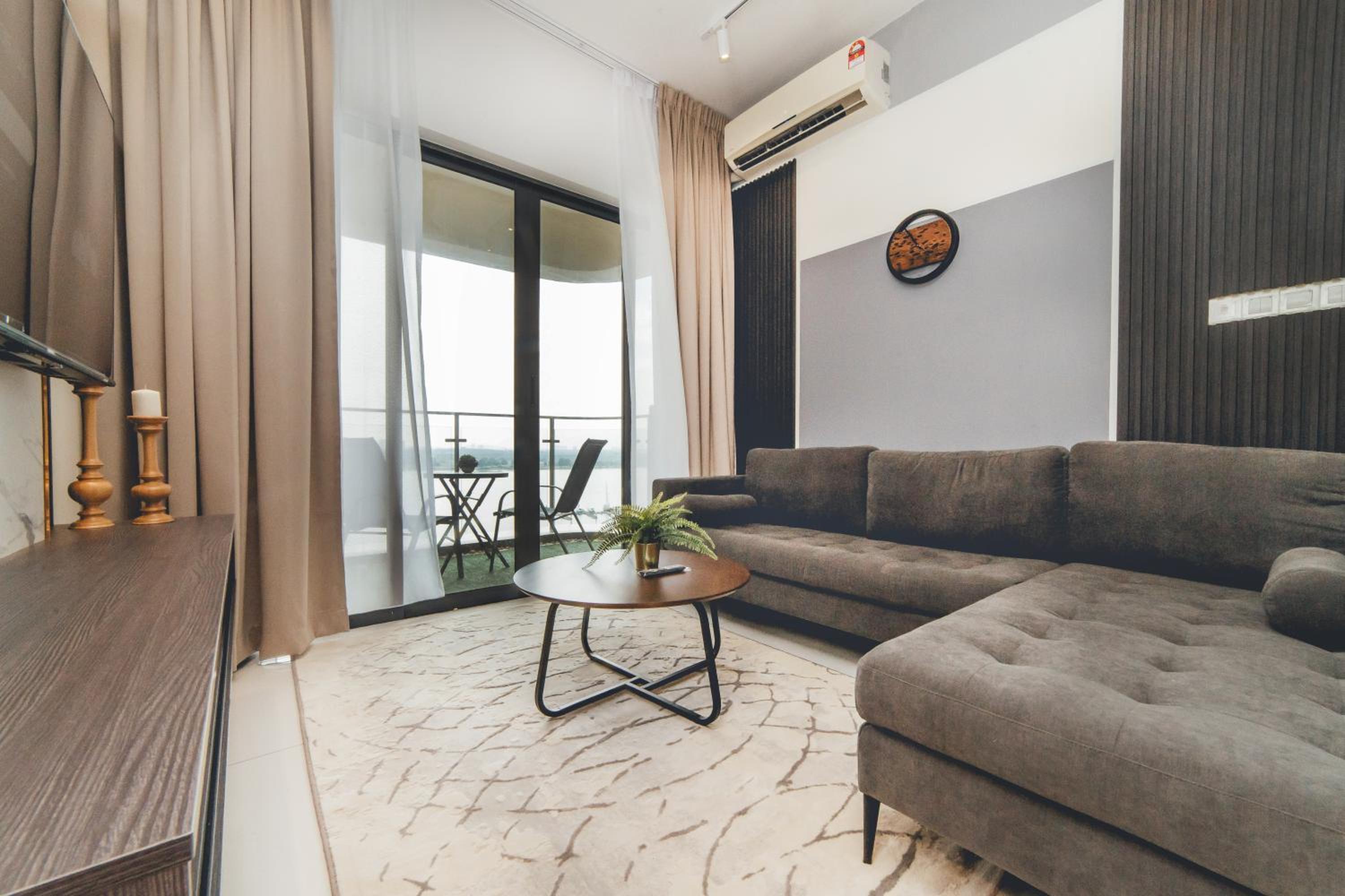 Bay Laurel Luxe HighFloor 2BR 4Pax Seaview by Our Stay