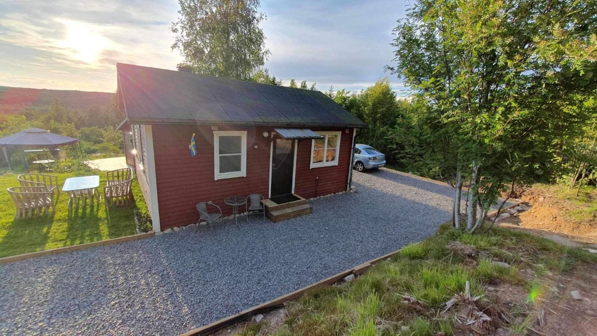 Fully renovated cottage with great hilltop views view 3