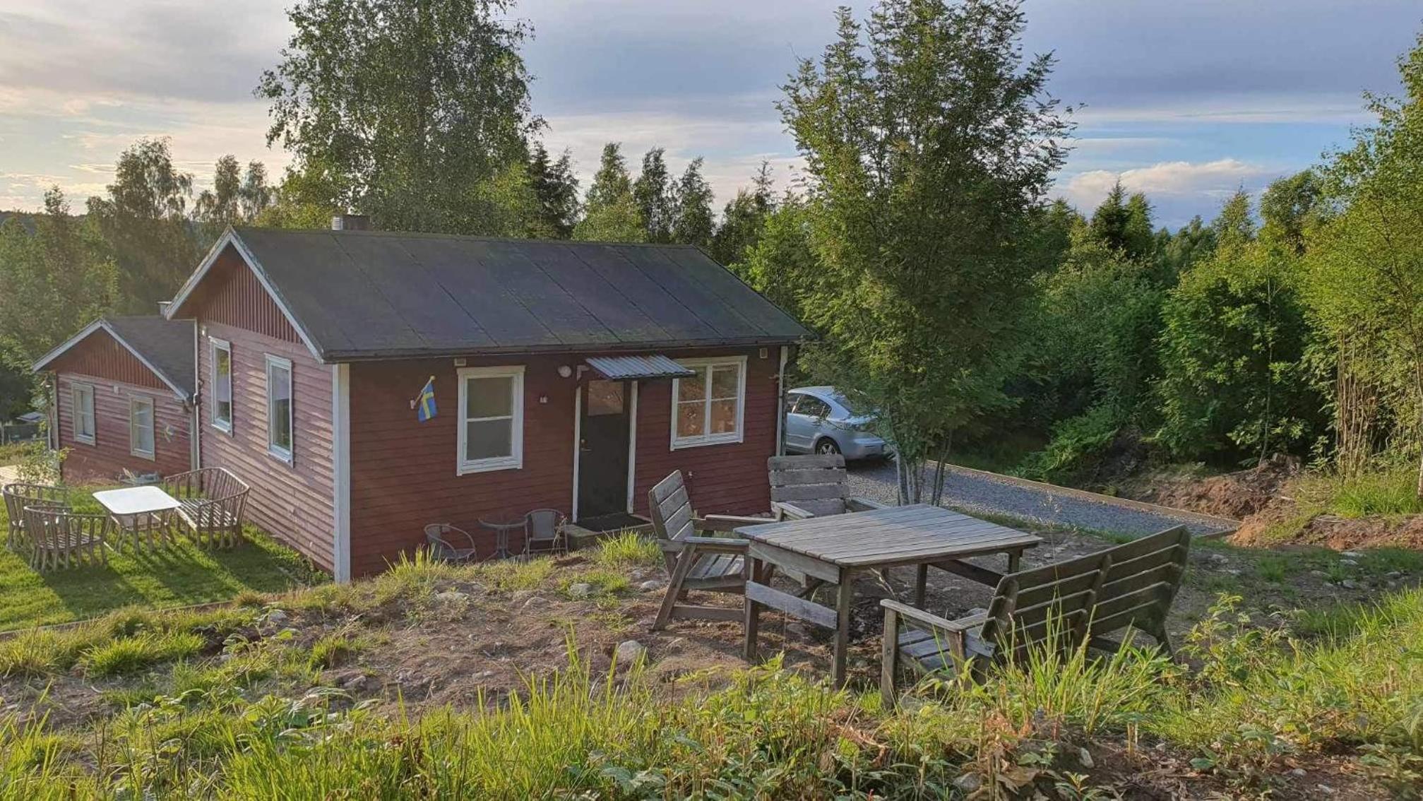 Fully renovated cottage with great hilltop views view 5