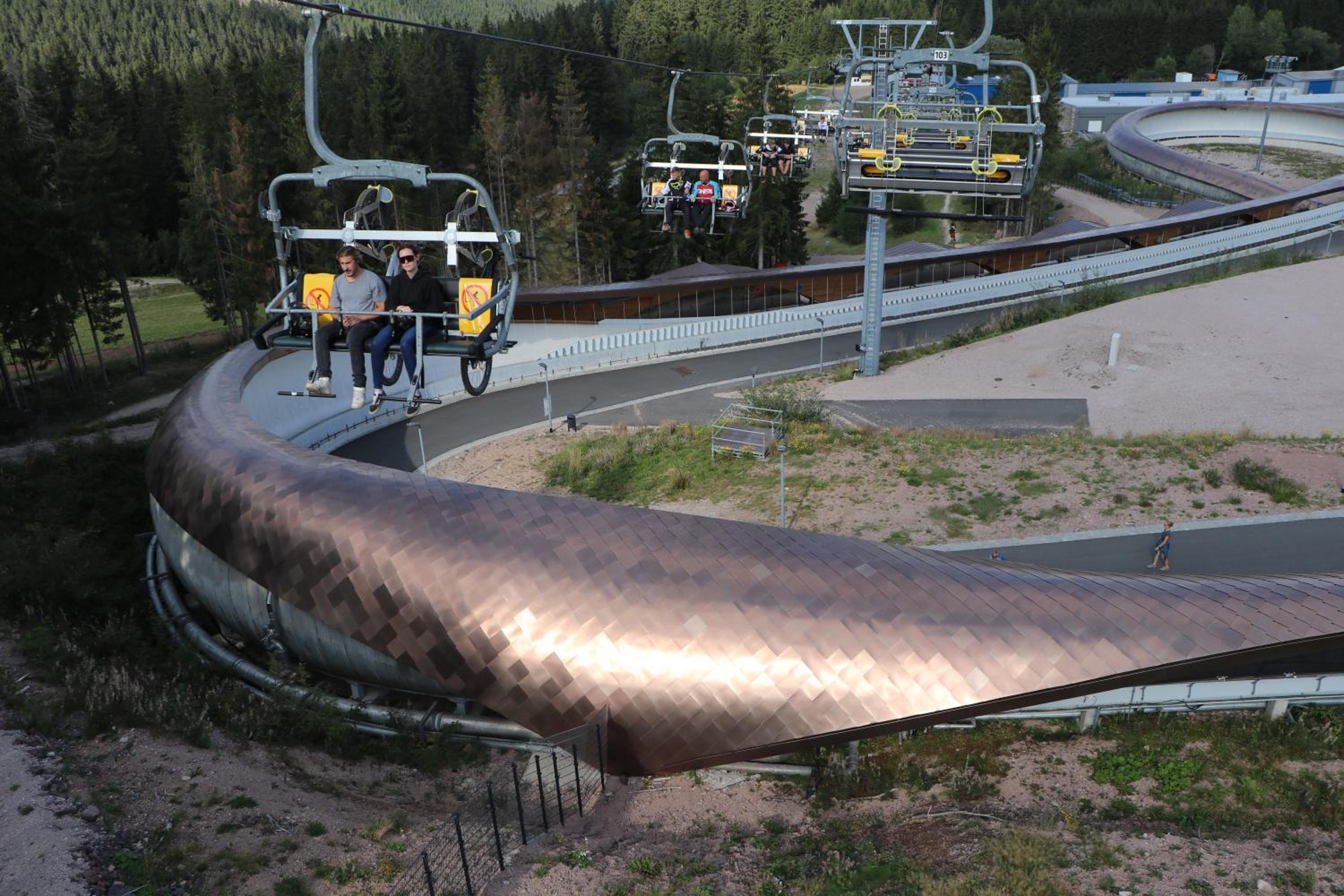 FeWo Oberhof - Tiefgarage und Parkplatz inklusive