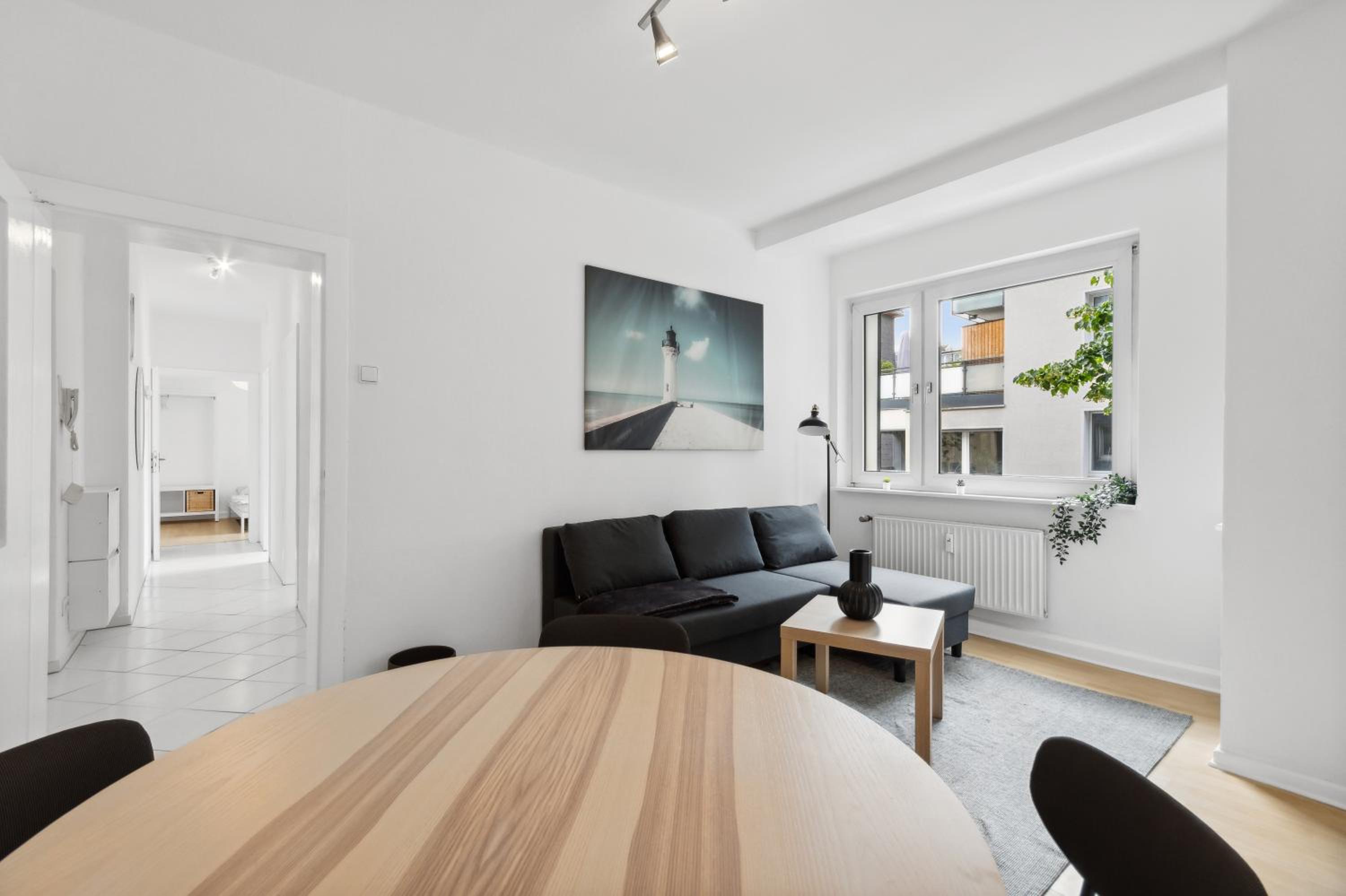 Modernes 3 Zimmer Apartment frisch saniert und möbliert