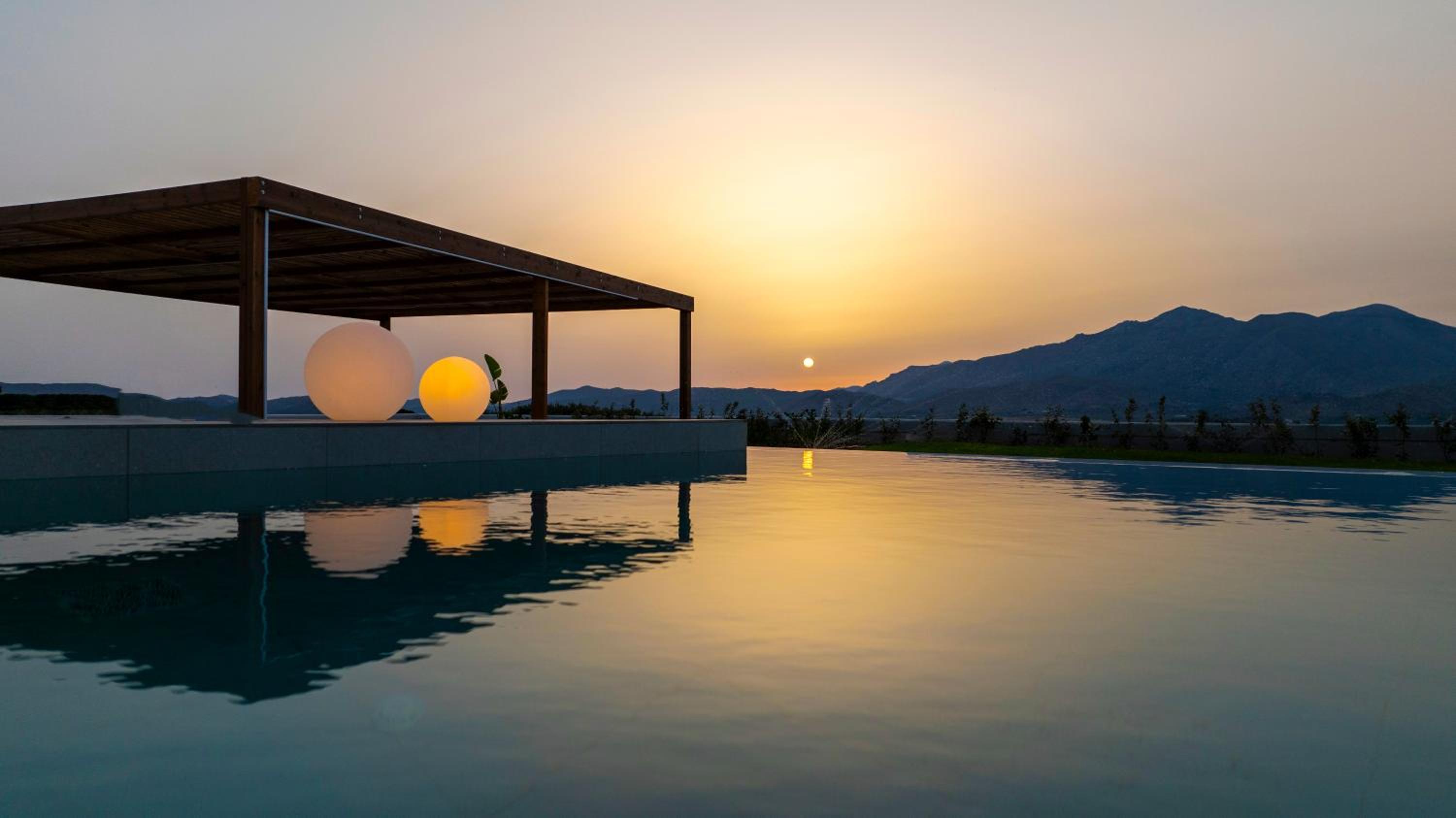 BLUE SKY Luxury Villas in Arkalochori - 4BD Villas with Private Pools