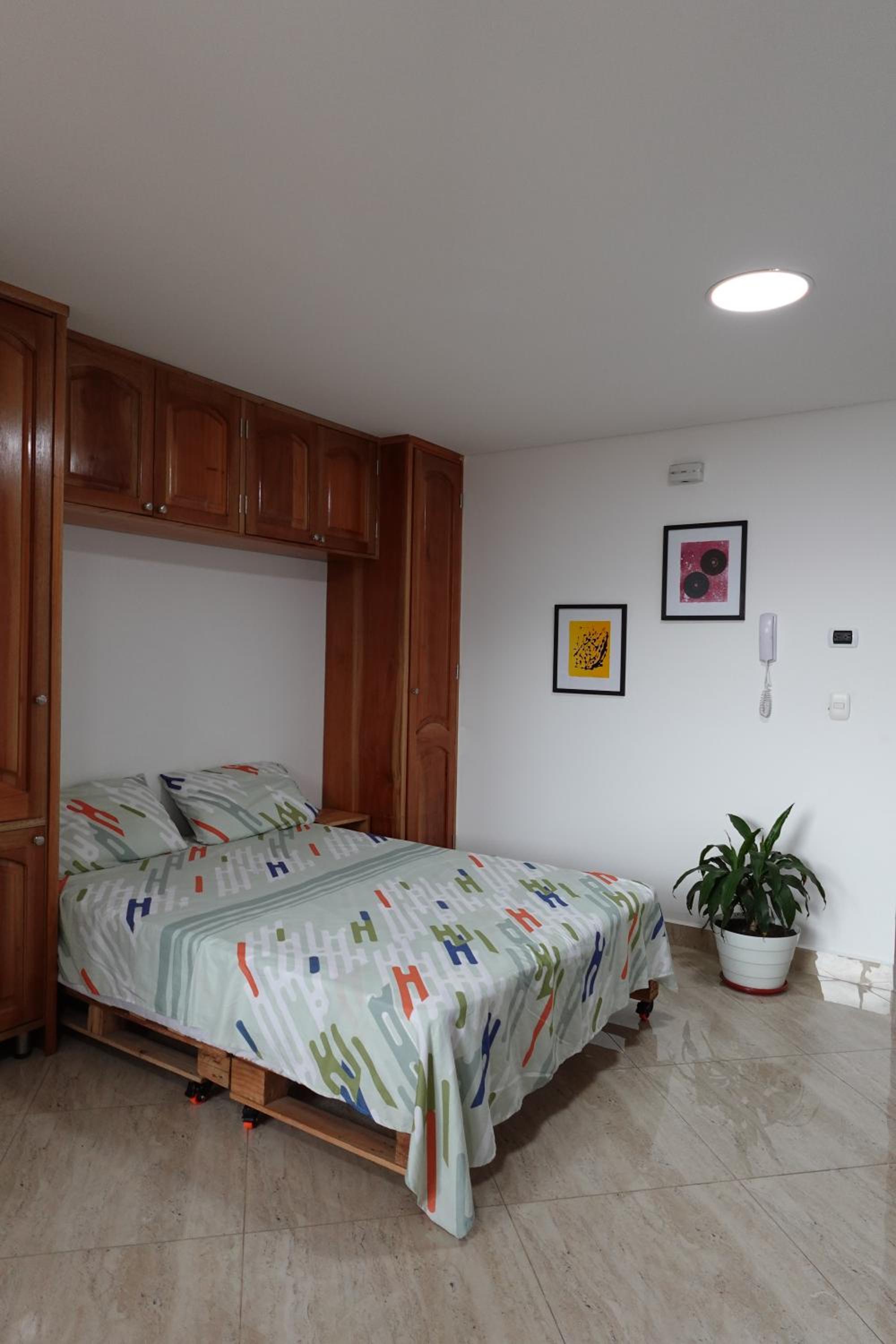 Apartaestudio completo en Laureles