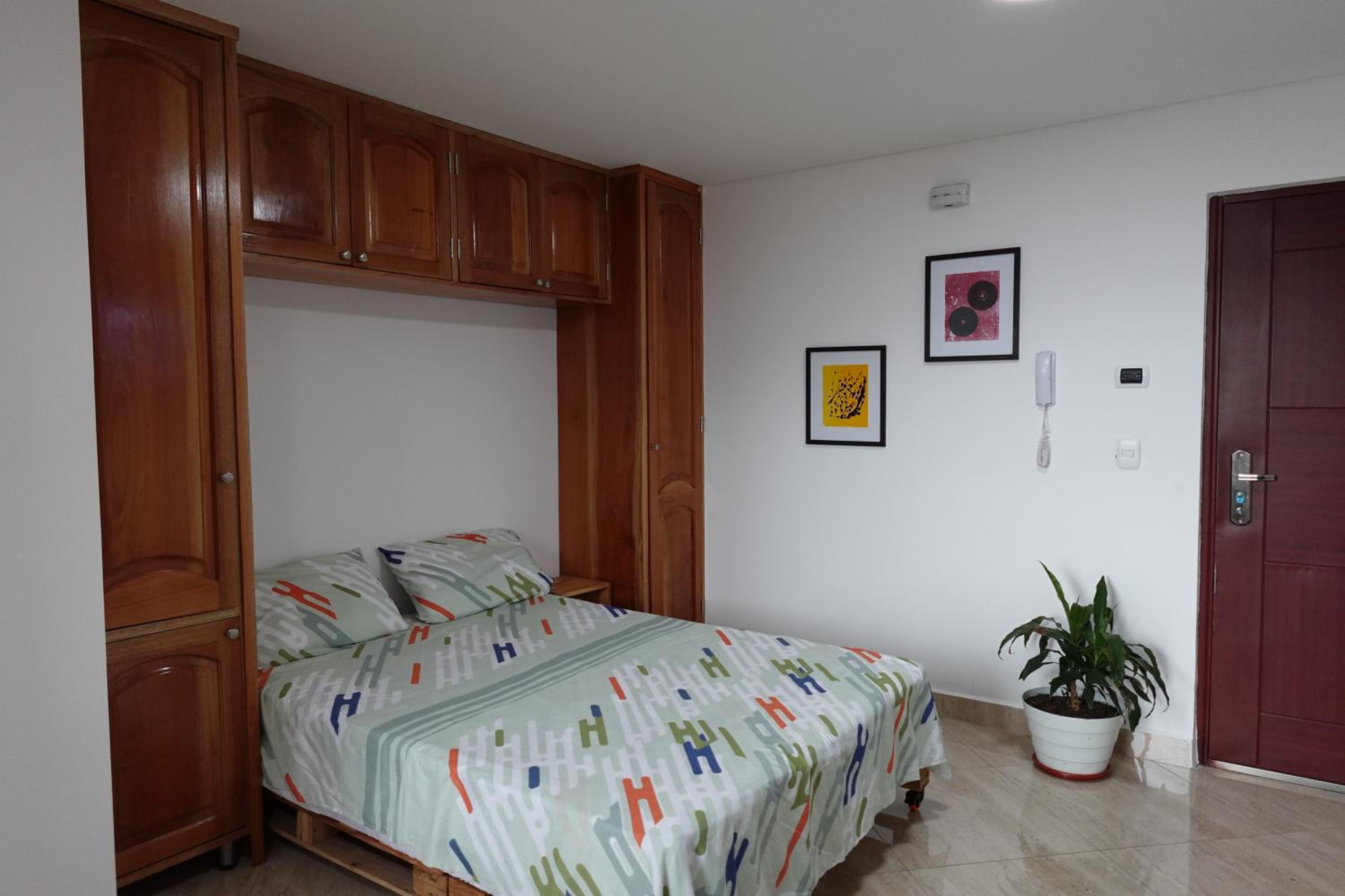 Apartaestudio completo en Laureles
