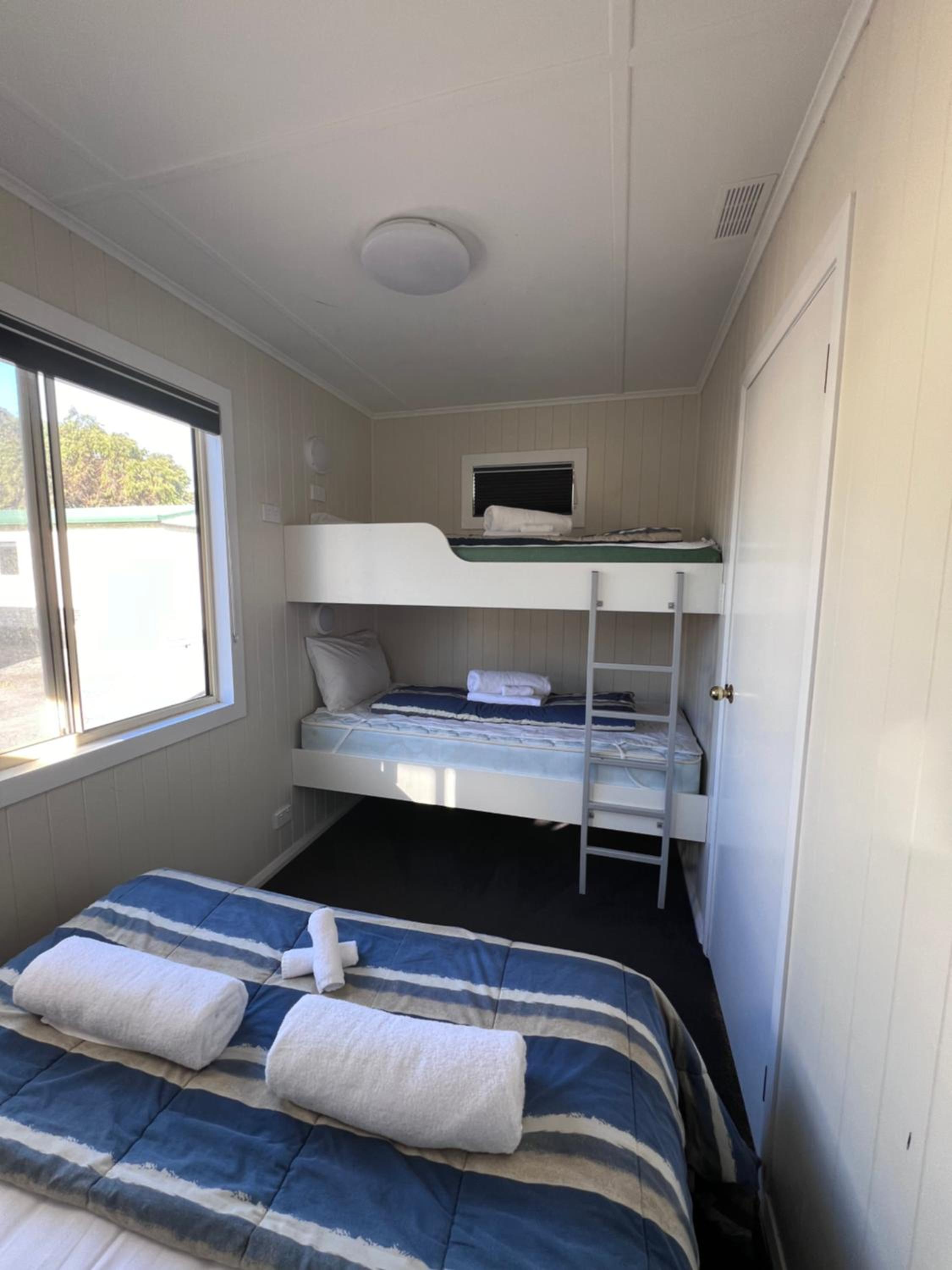 Strahan Beach Tourist Park