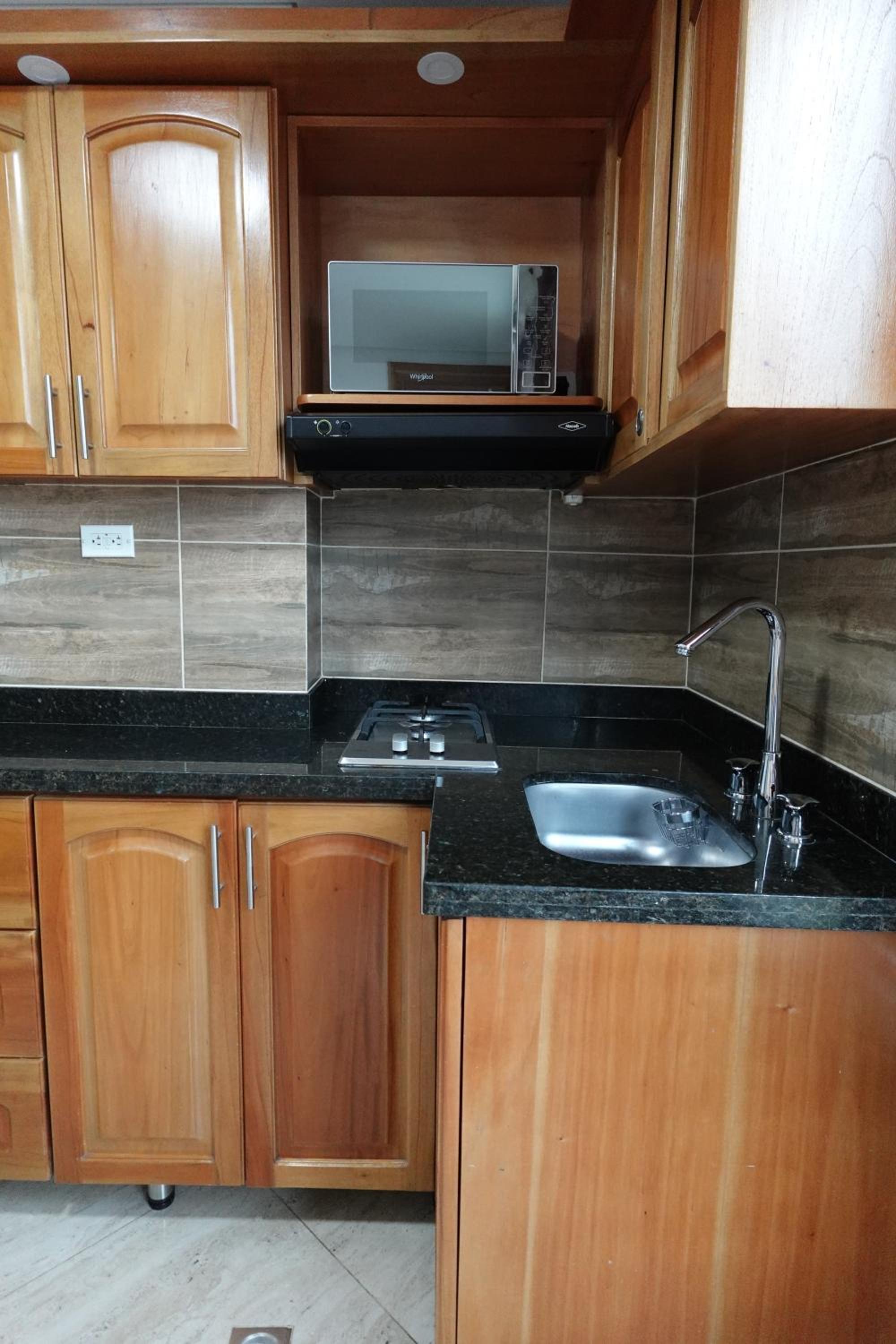 Apartaestudio completo en Laureles