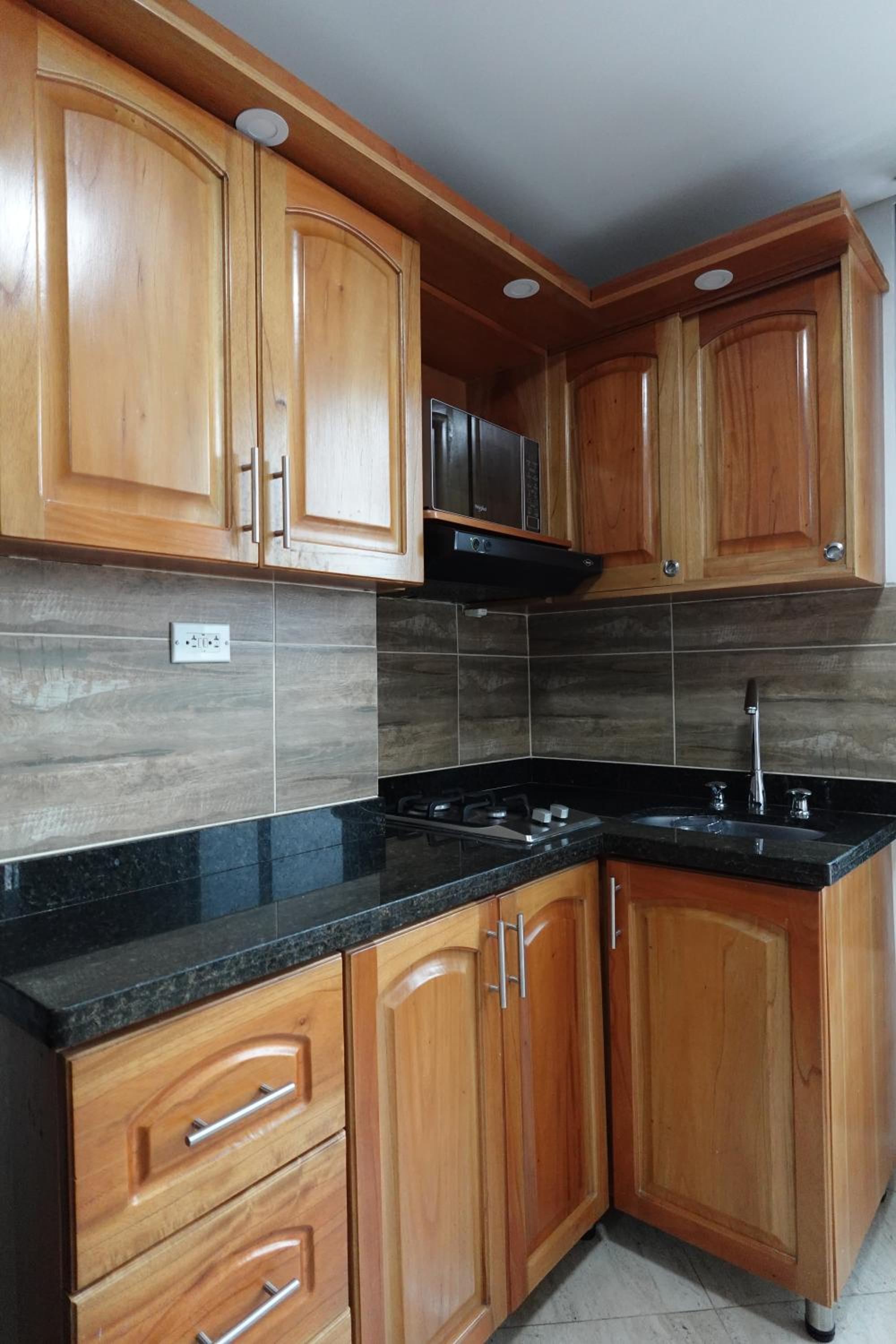 Apartaestudio completo en Laureles