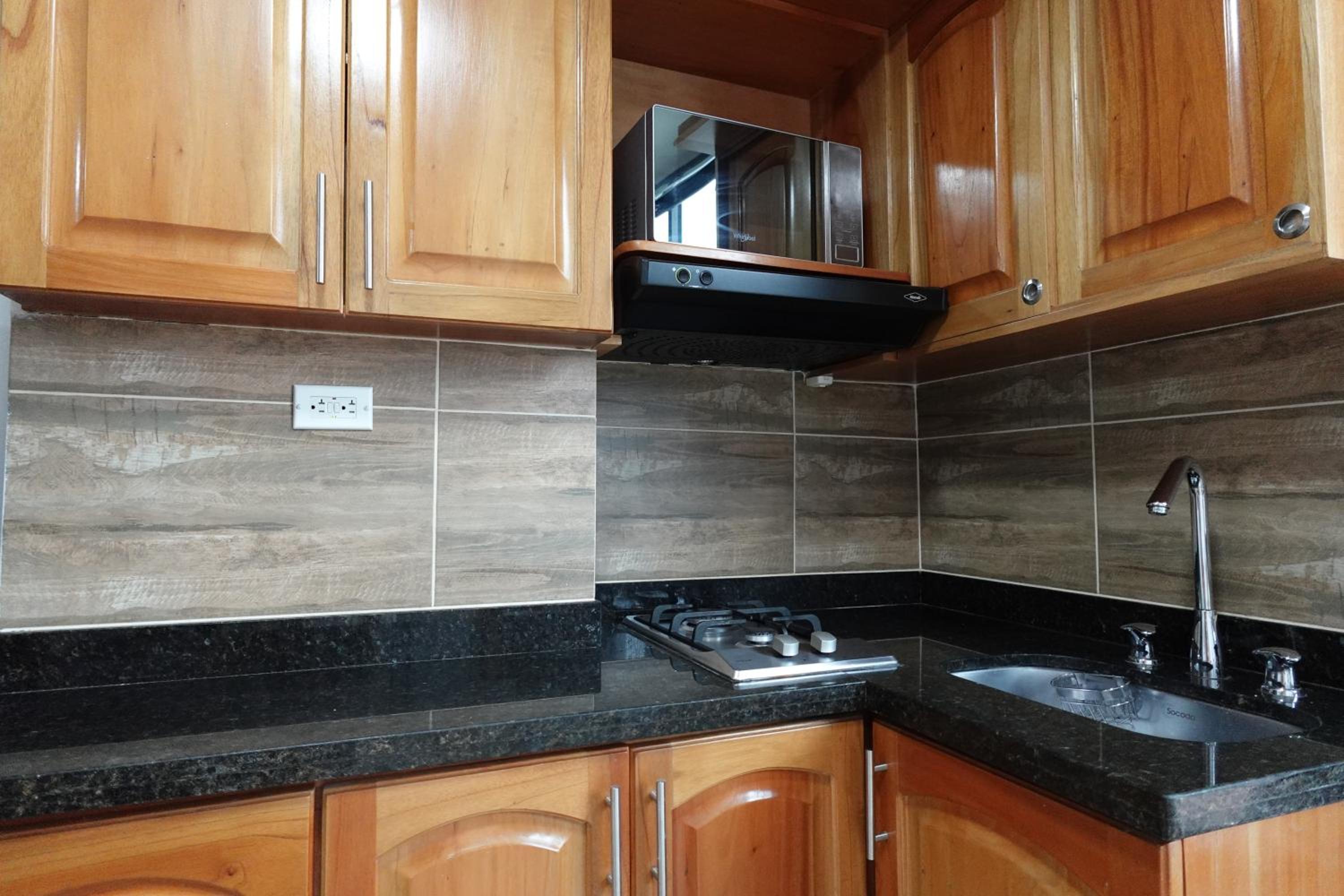 Apartaestudio completo en Laureles