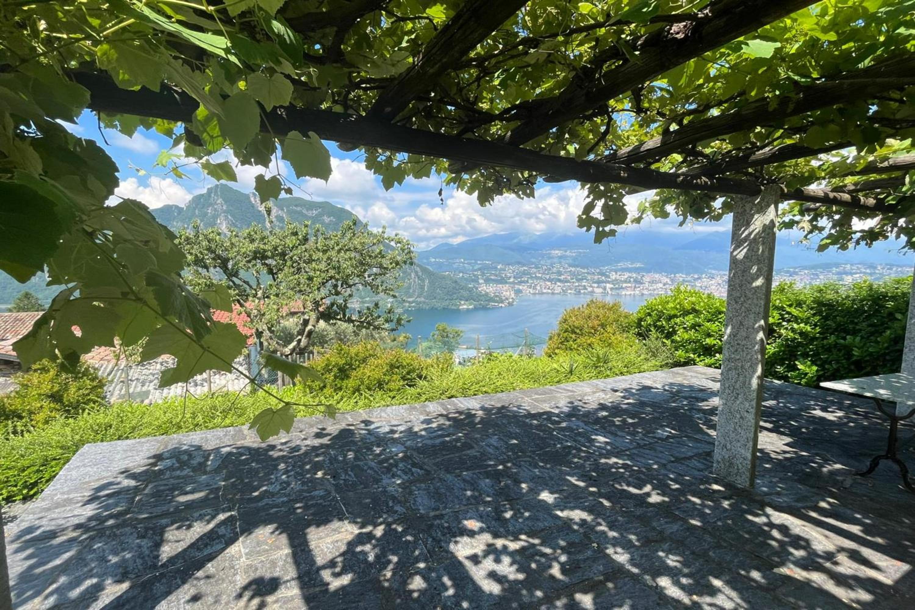 Romantic Apartments - Happy Rentals
