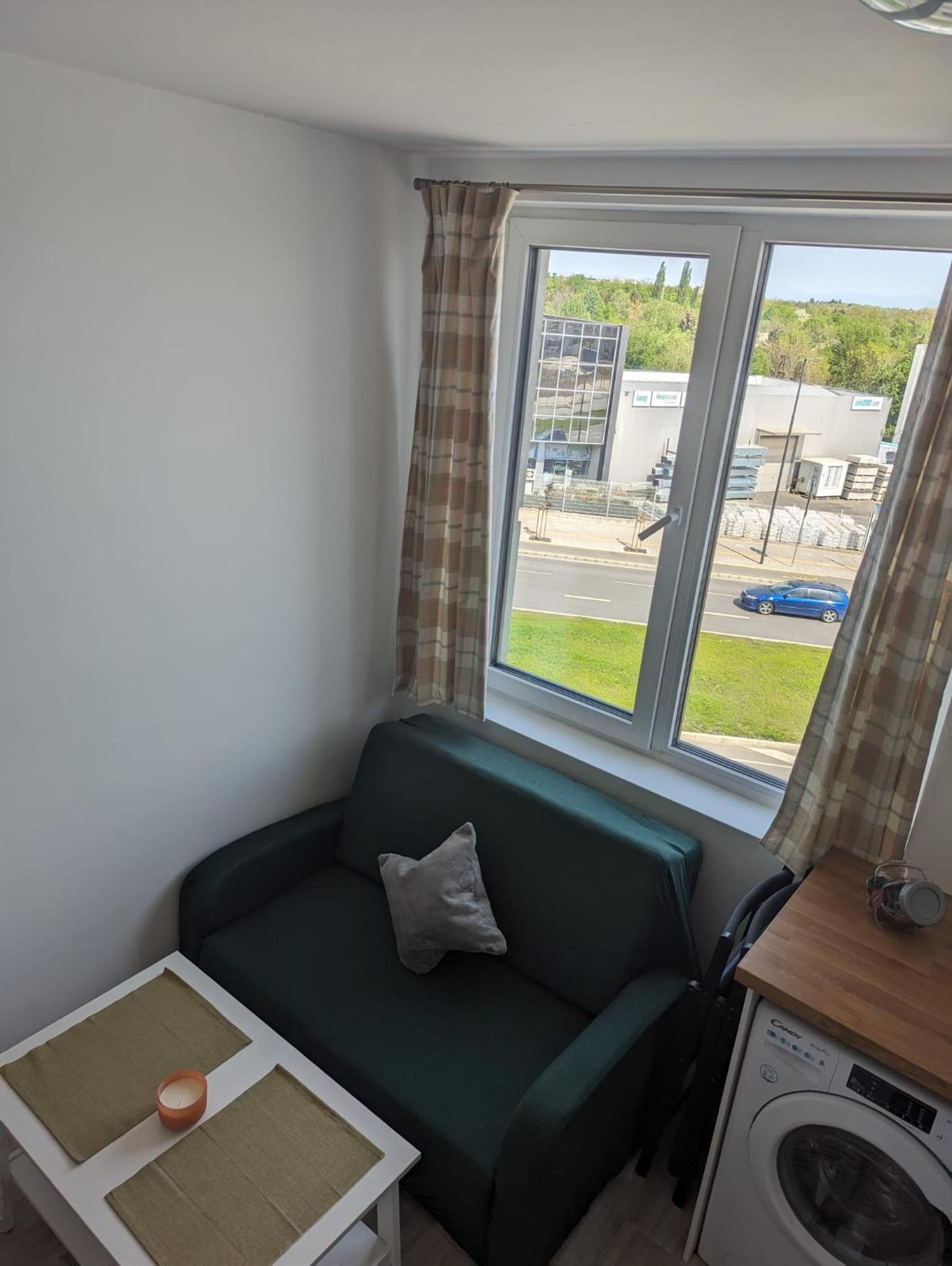Reina Apartment- next to Sofia zoo and close to Mall Paradise