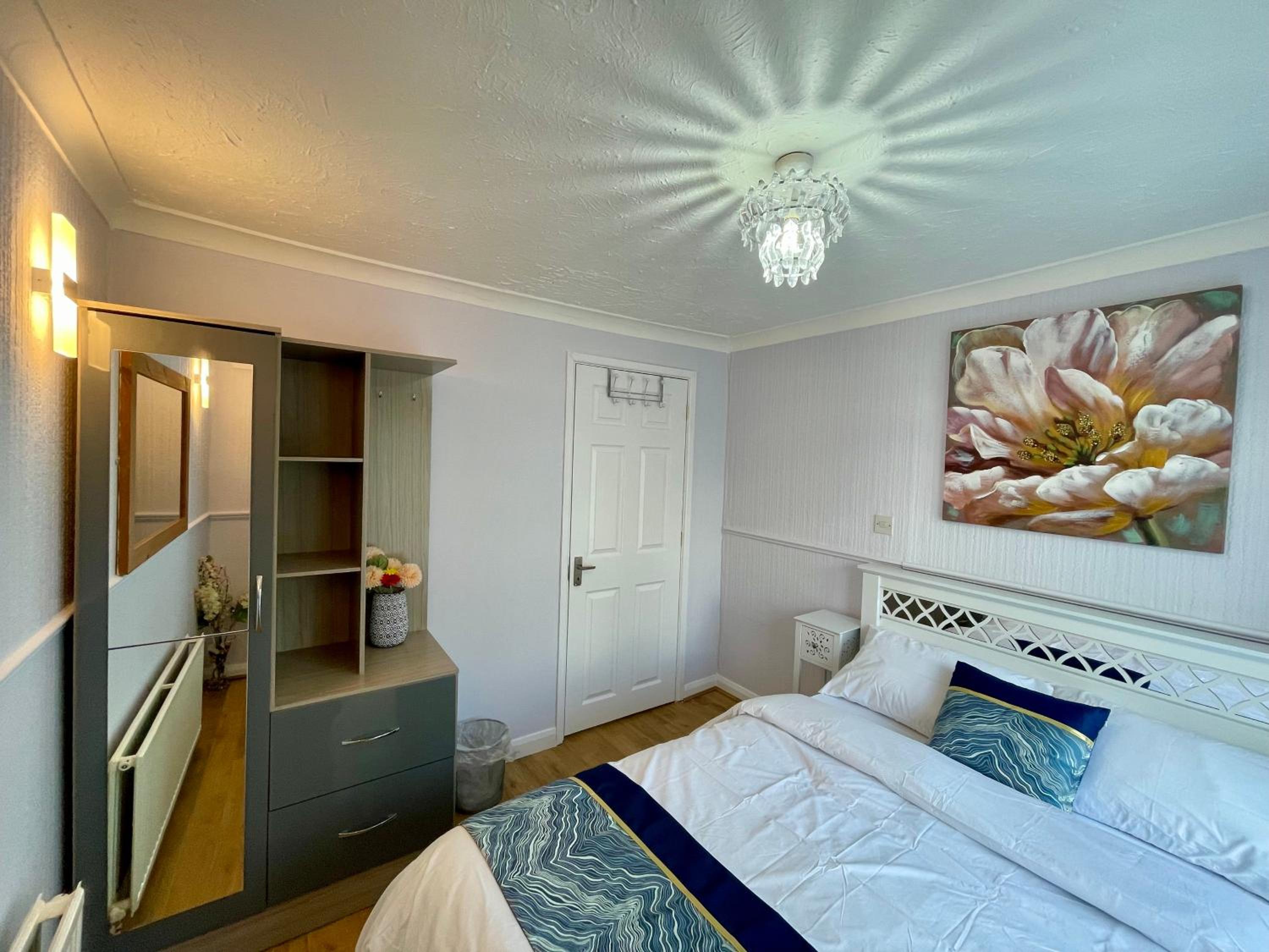 Semi Detached House in Aldershot view 2
