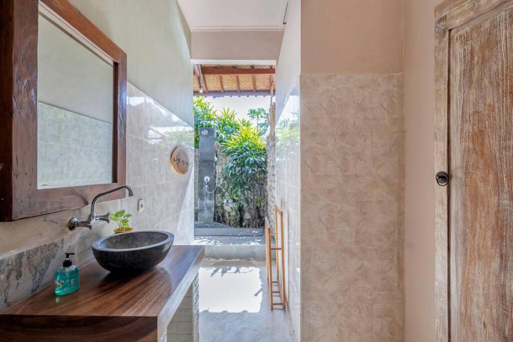 Tropische Bali 3BR Villa met Zwembad & Tram-poline view 2