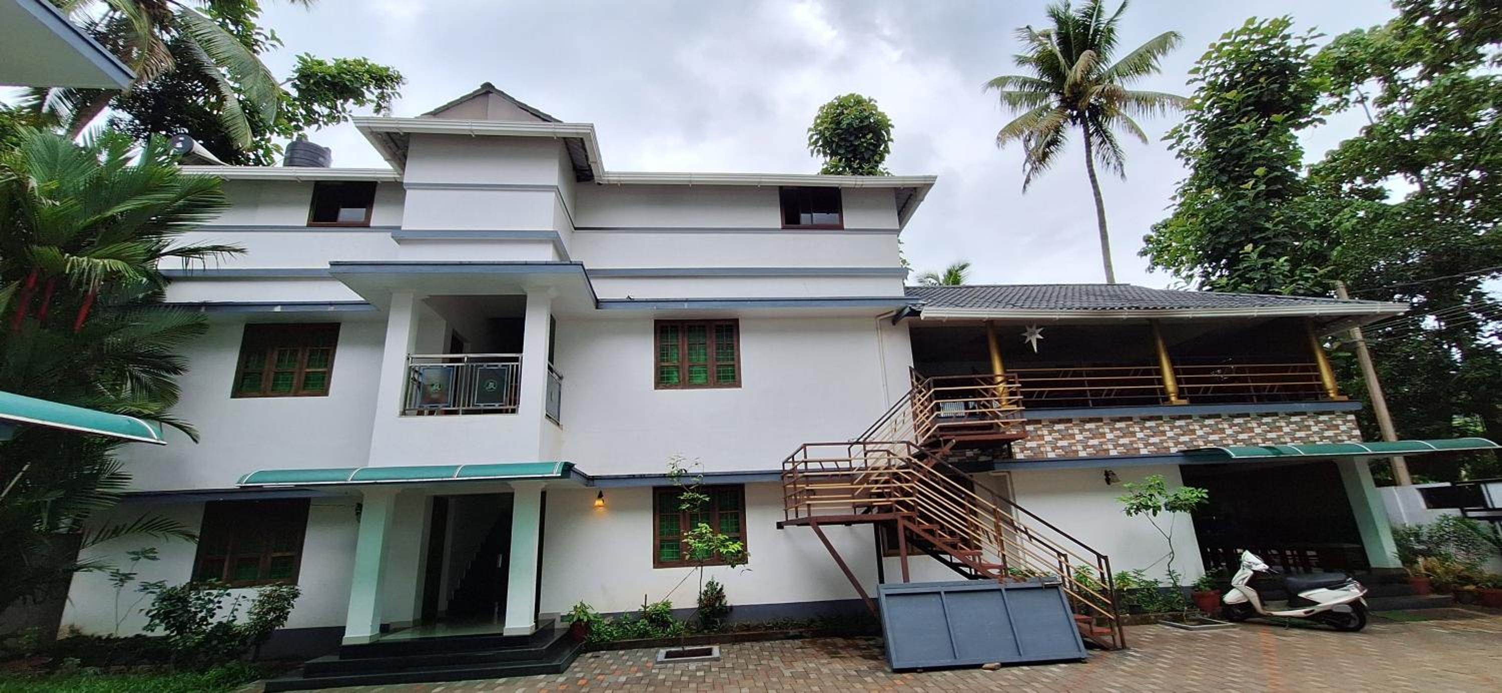 Athirappilly Budget Villa view 4