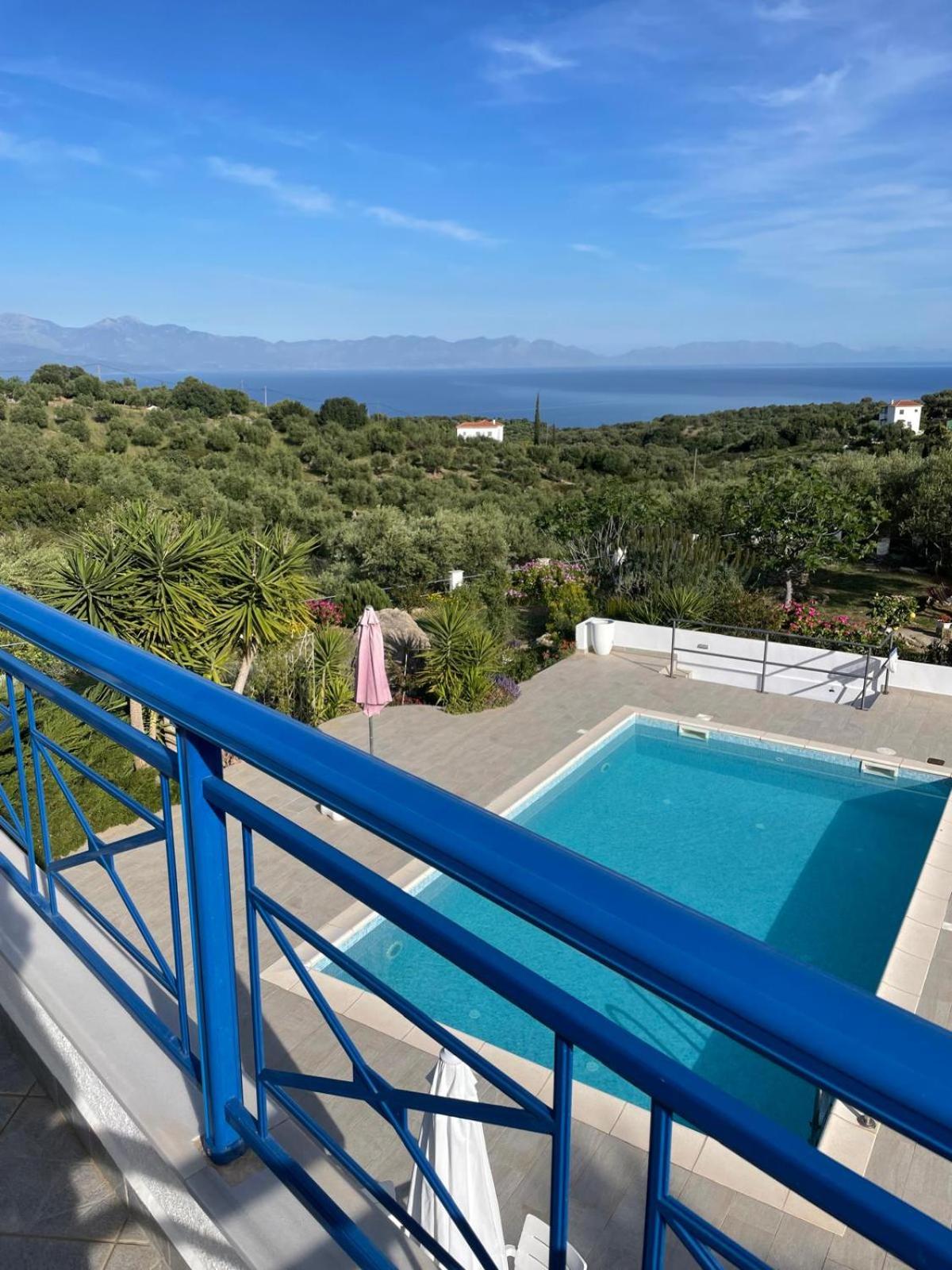 Villa Iremia en Chrani — balance & terrace