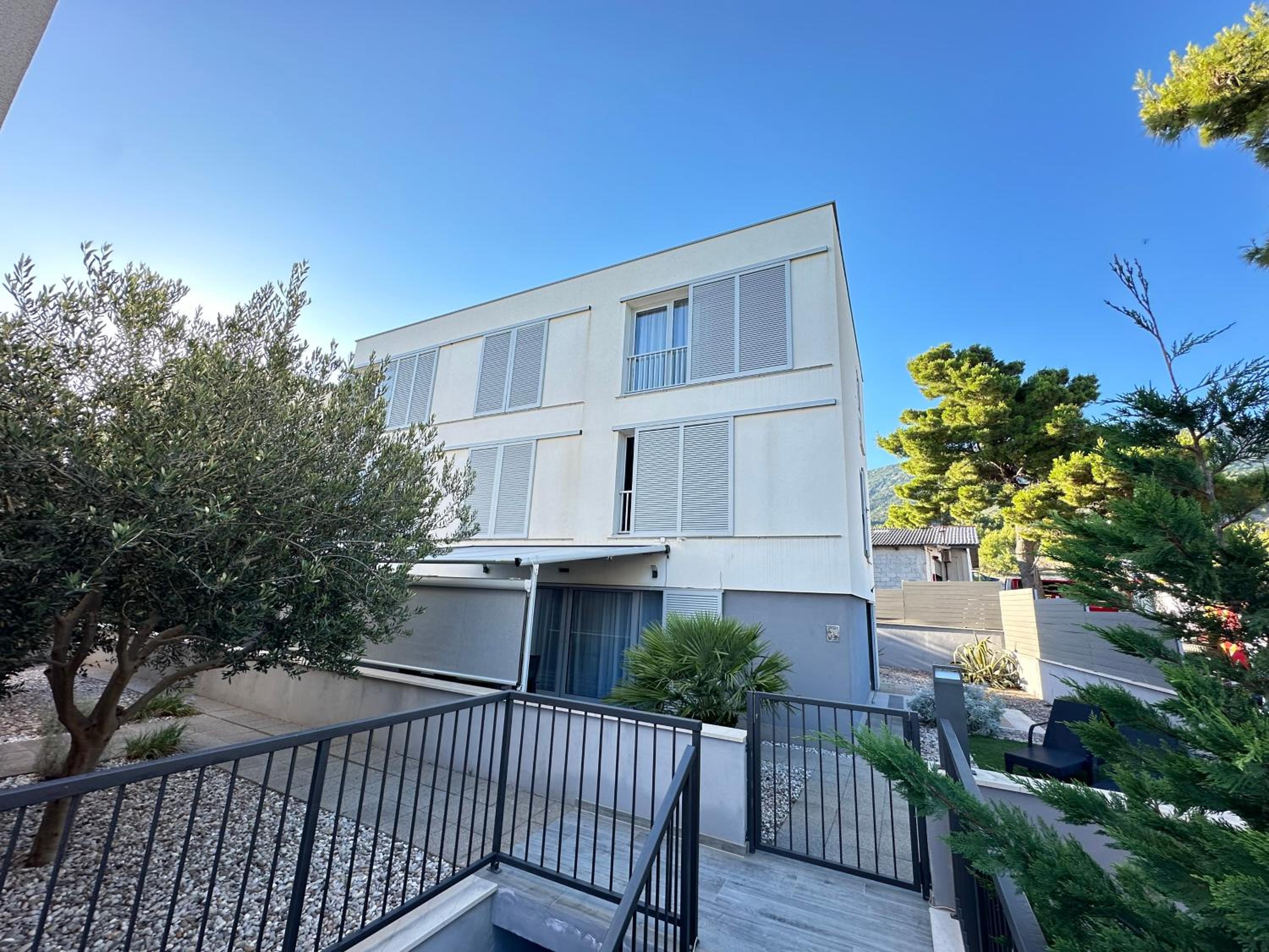 Hotel Apartments Dva Galeba - Image 1