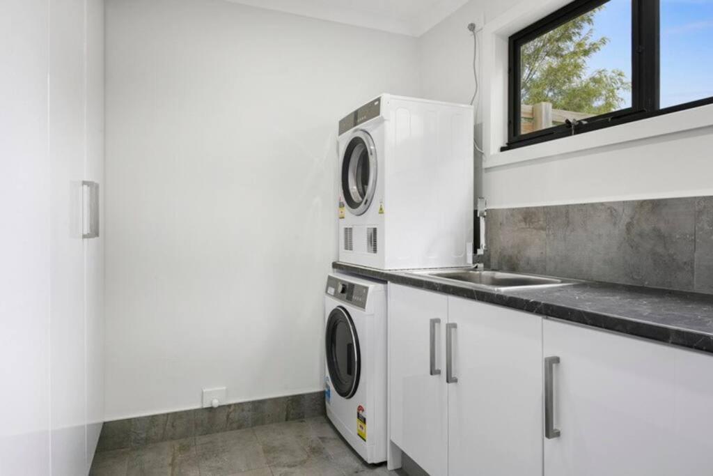 Spacious, modern and bright home with waterviews