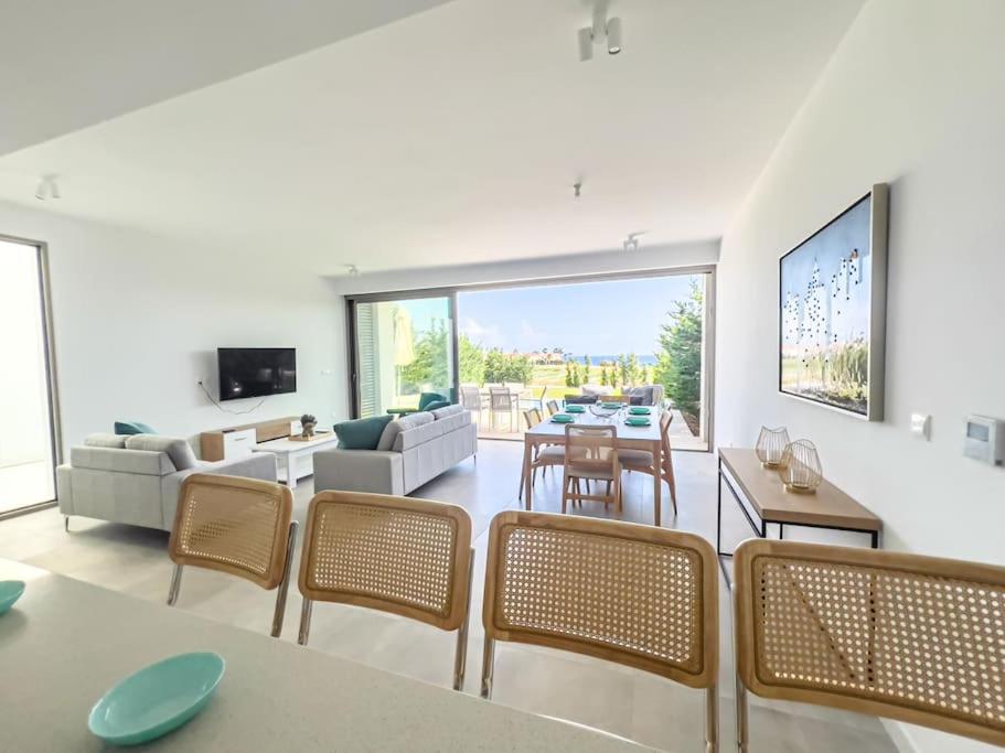 Azure Breeze Villa - Roof Garden & Sea Views