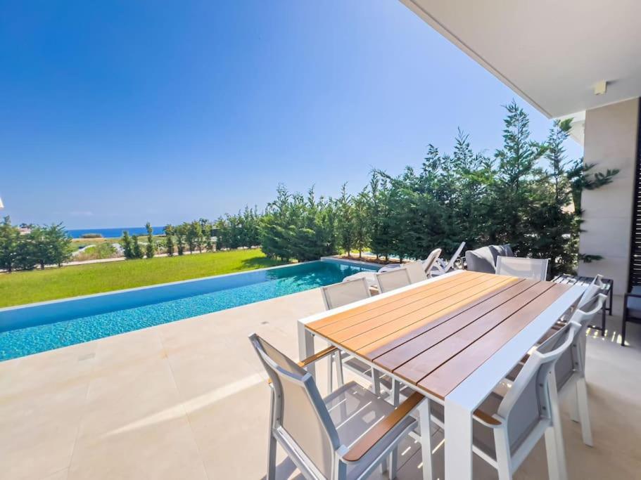 Azure Breeze Villa - Roof Garden & Sea Views