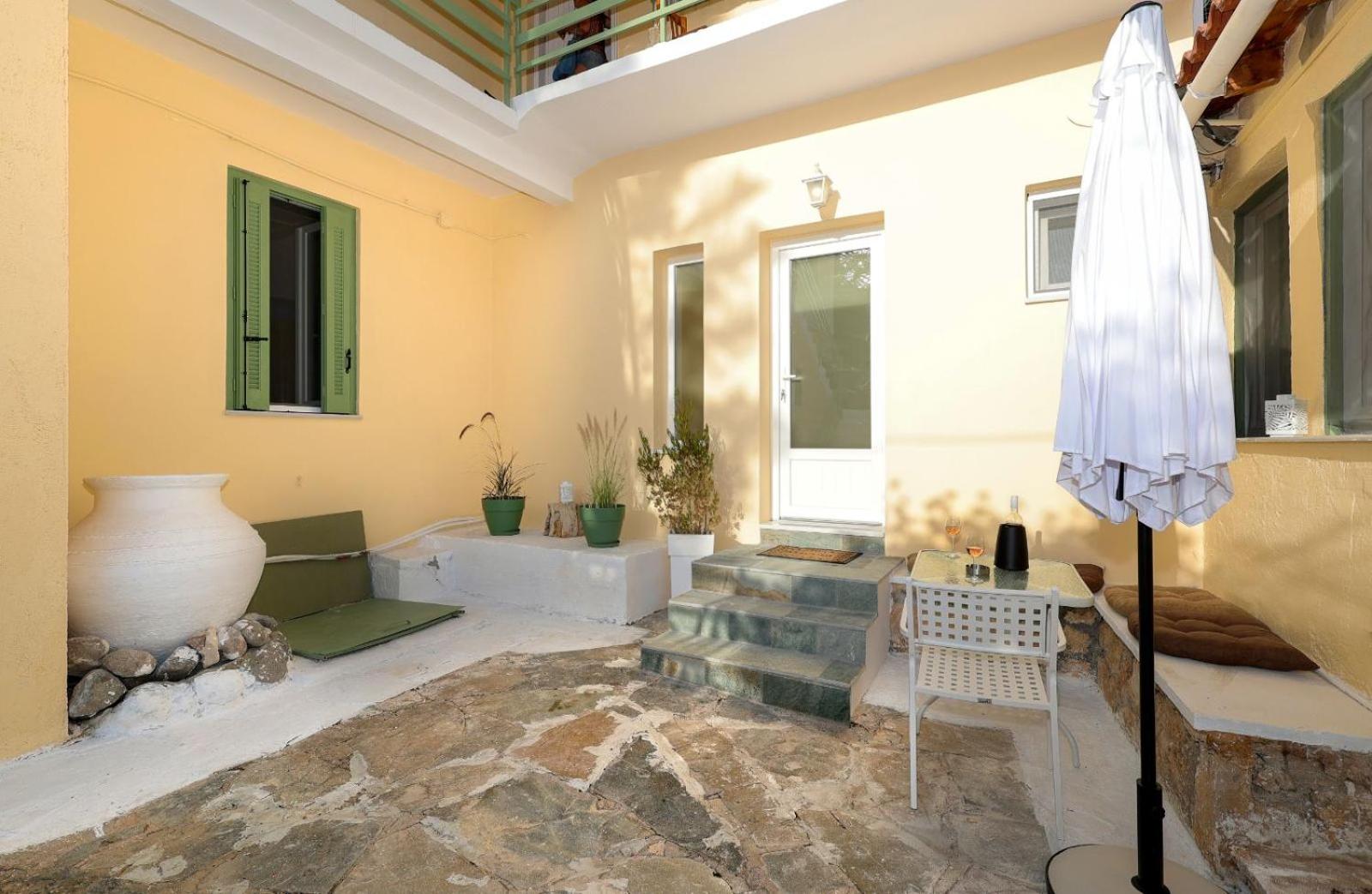Lalos Apartment