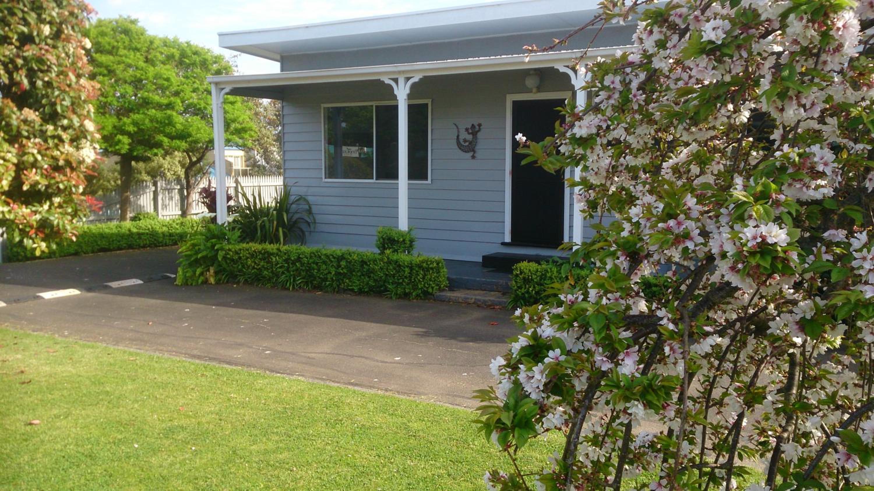 Hotel Phillip Island Cottages - Image 1