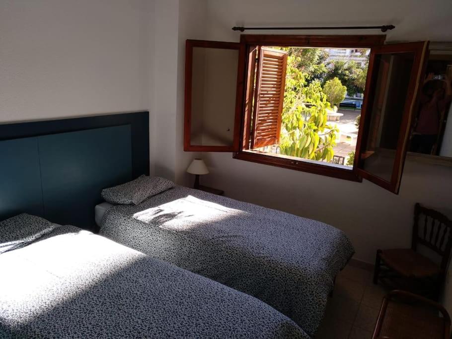 Amplio apartamento al lado del mar