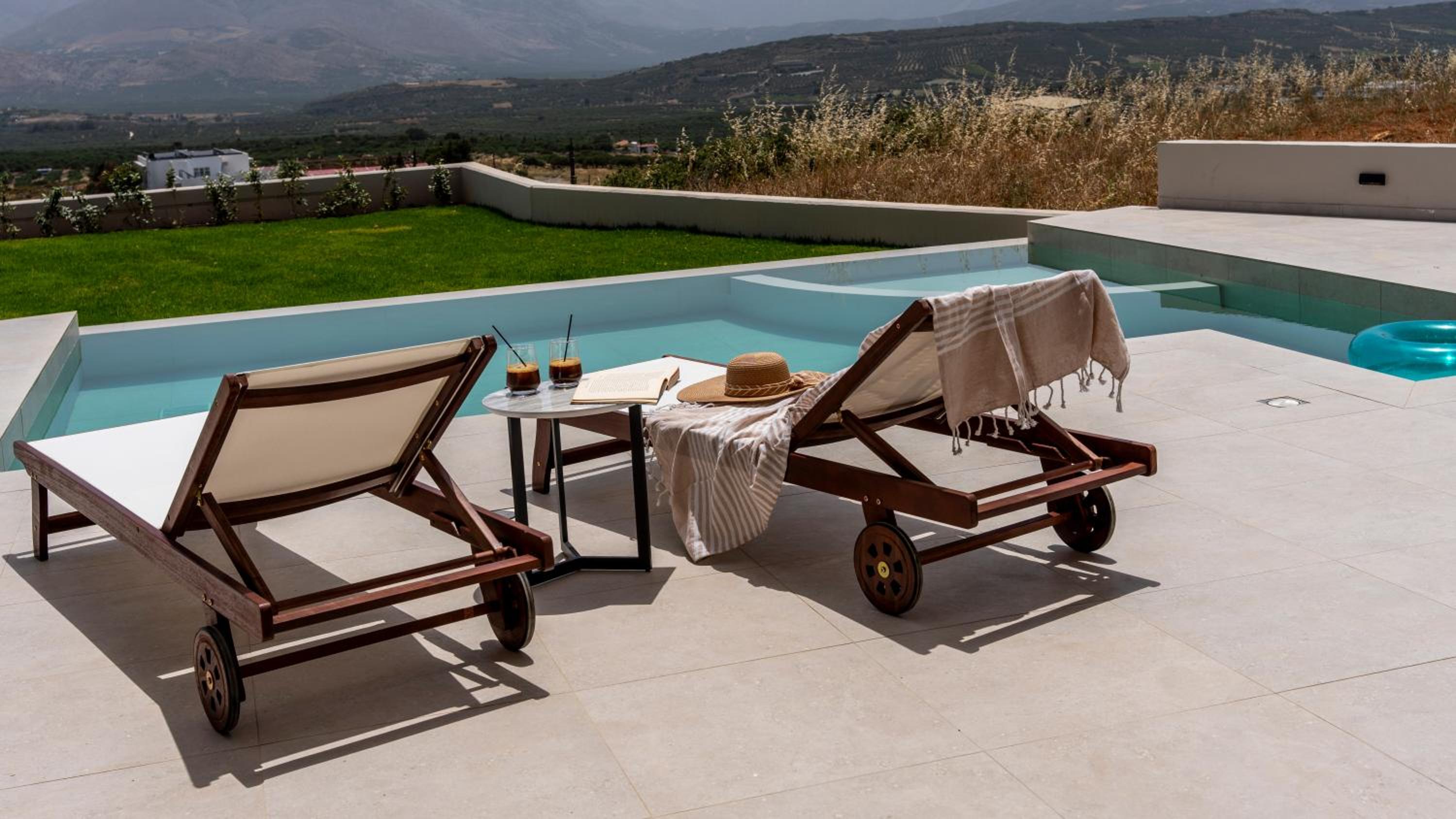BLUE SKY Luxury Villas in Arkalochori - 4BD Villas with Private Pools
