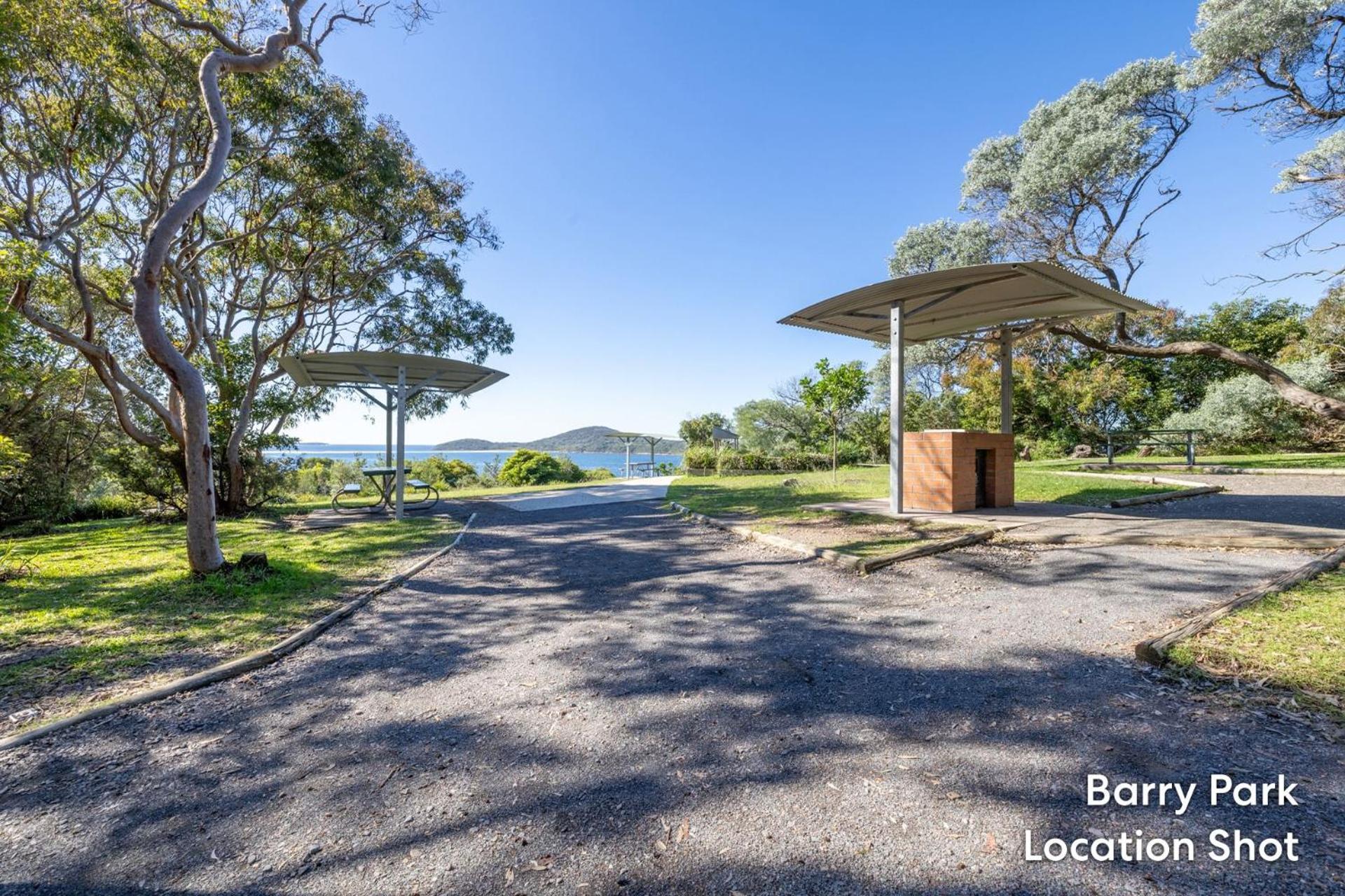 Fingal on Whitesands 1 12 Whitesands Road all on ground level with air con wifi and boat parking