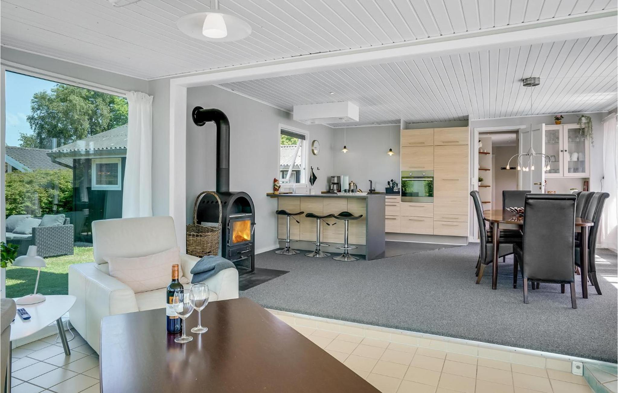 6 Bedroom Cozy Home In Slagelse view 4