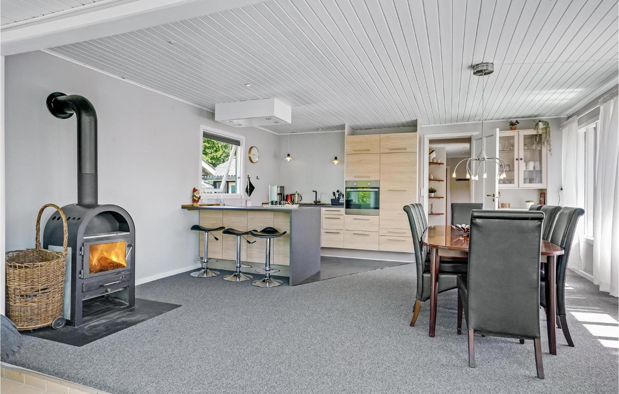 6 Bedroom Cozy Home In Slagelse view 5