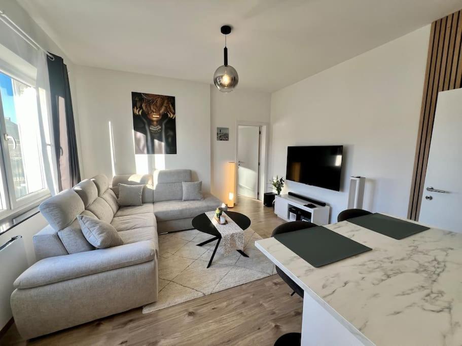 Modern Business Flat - Courts et moyens séjours