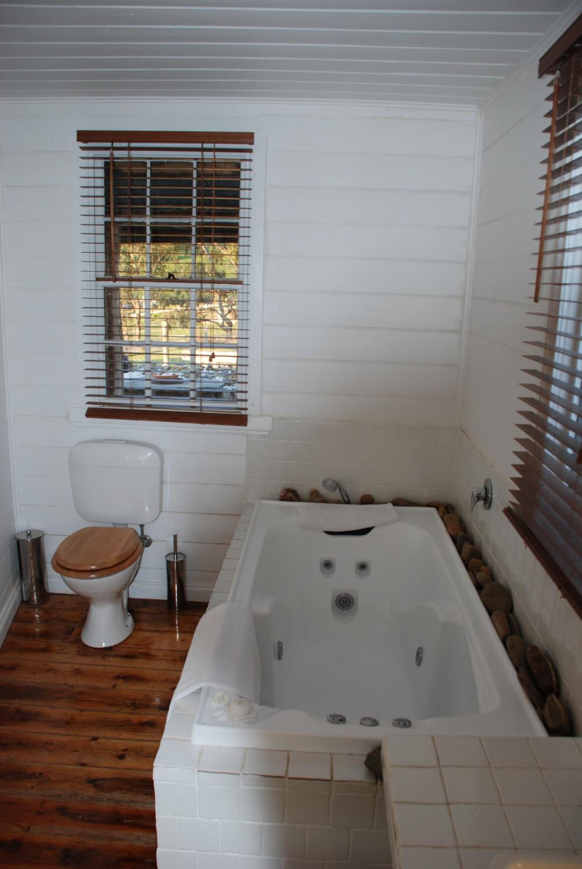 Mancuso Country Cottage Retreat
