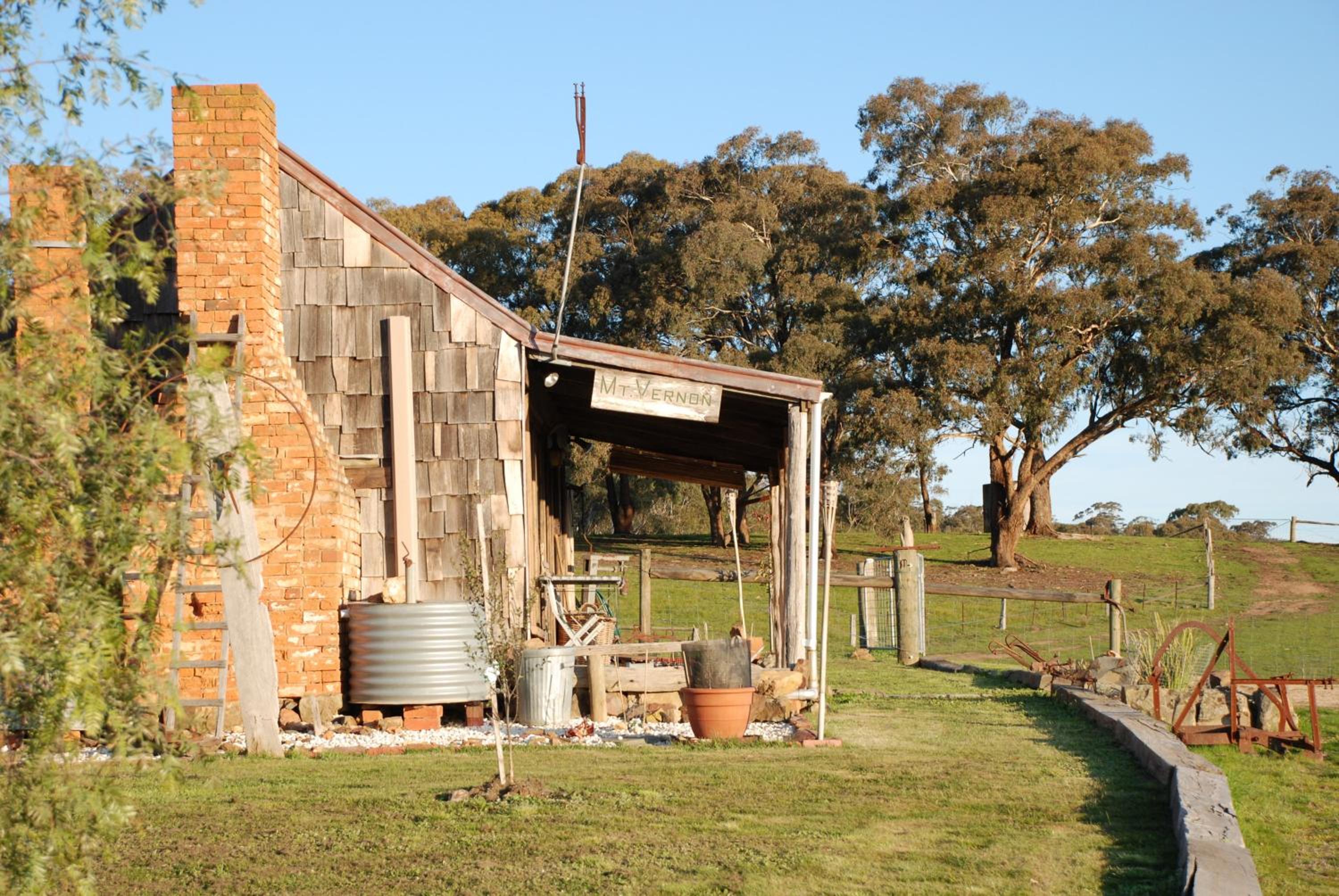 Mancuso Country Cottage Retreat