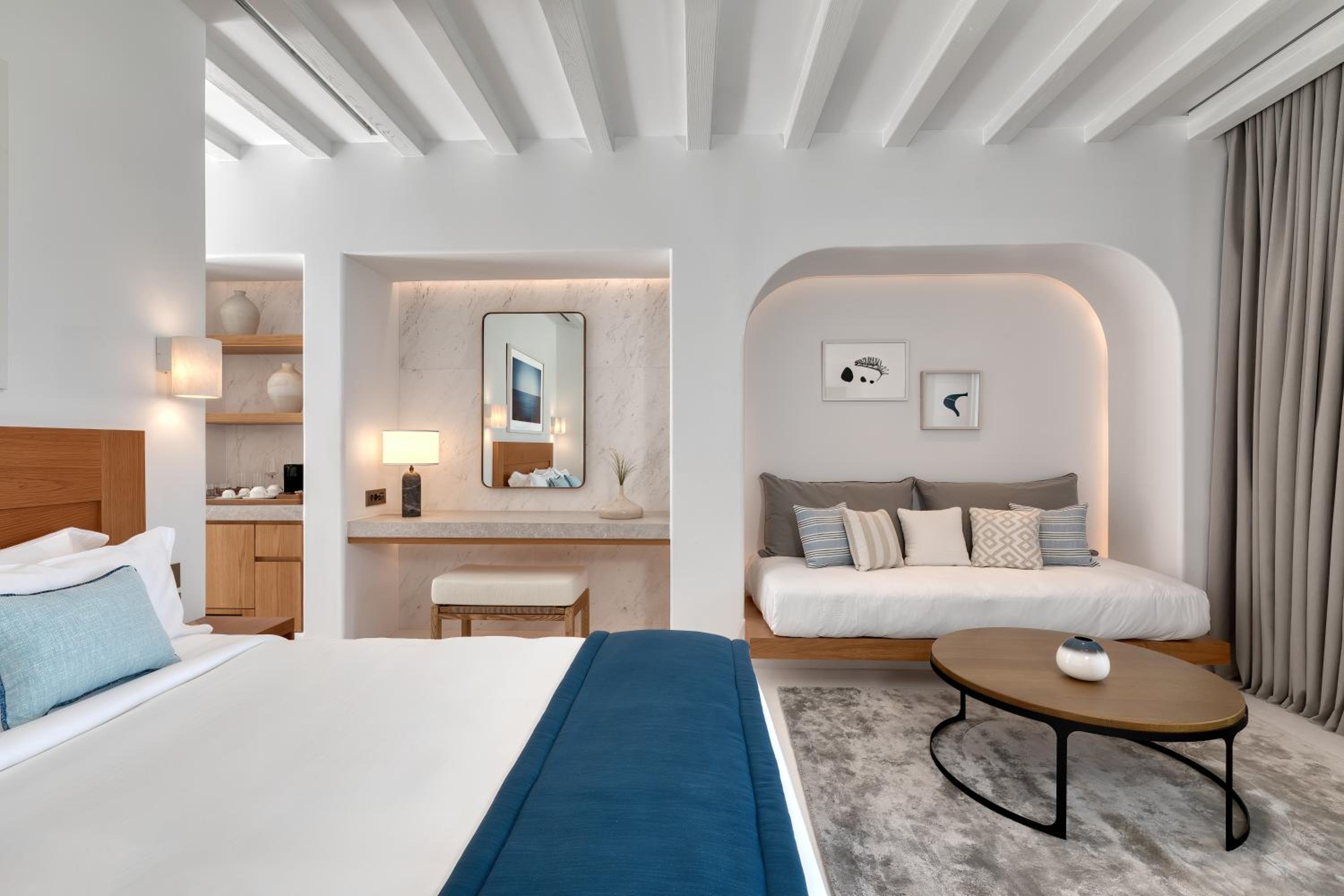 Sandblu Santorini, LXR Hotels & Resorts