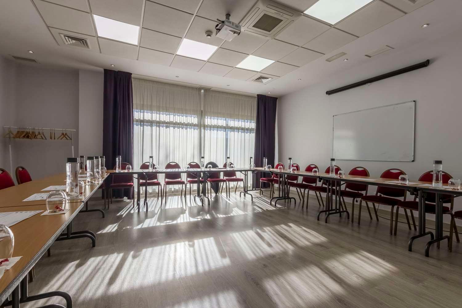 Alcala De Henares Vacations - Travelodge Madrid Alcala de Henares - Property Image 3