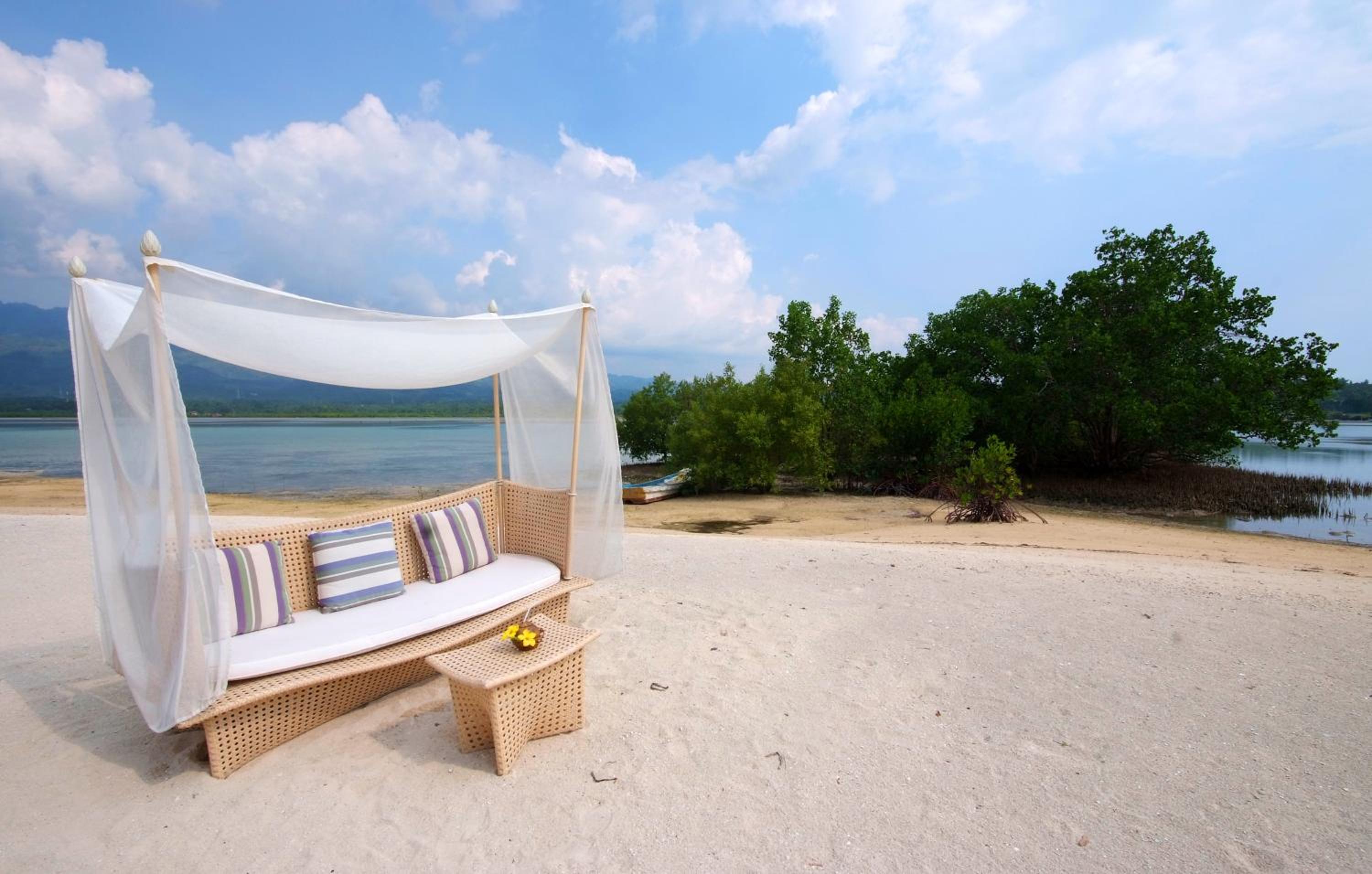 Badian Island Wellness Resort