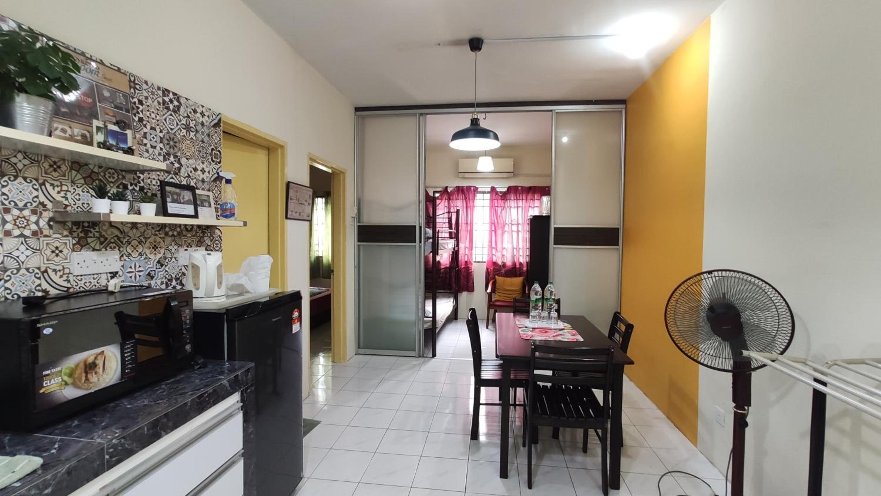 Nicely furnished with pool at Serdang Raya photo 8