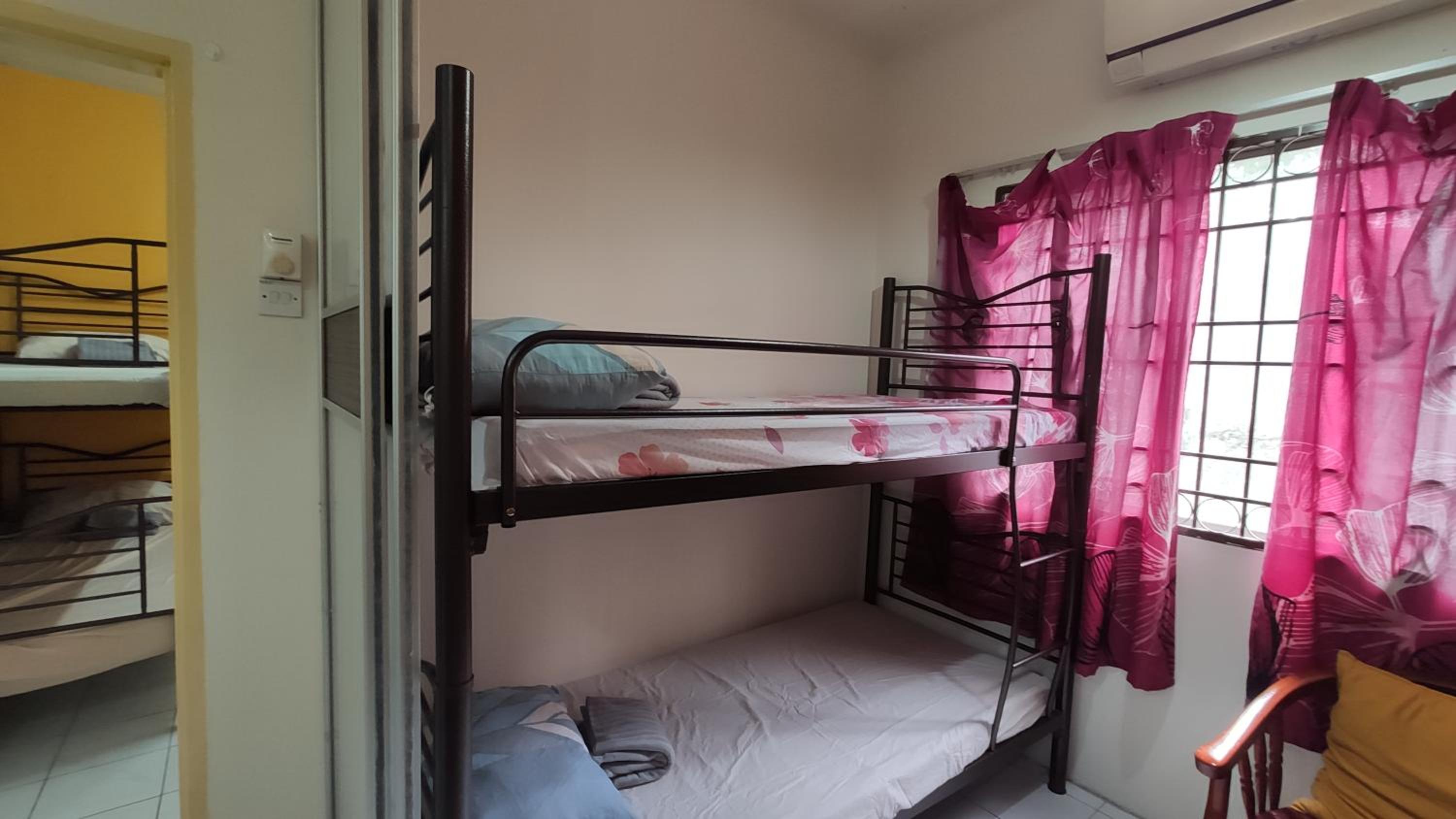 Nicely furnished with pool at Serdang Raya photo 6