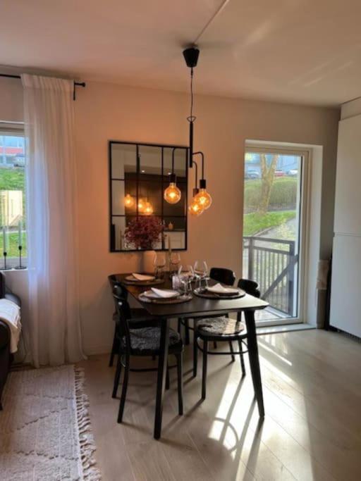 Dinbnb Apartments I 2 Balconies I Newly Renovated I Urban Location view 4