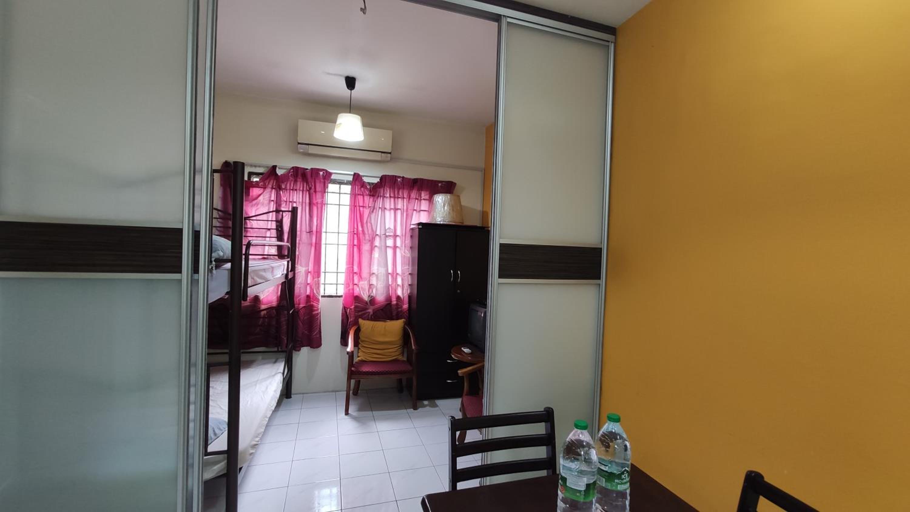 Nicely furnished with pool at Serdang Raya photo 7