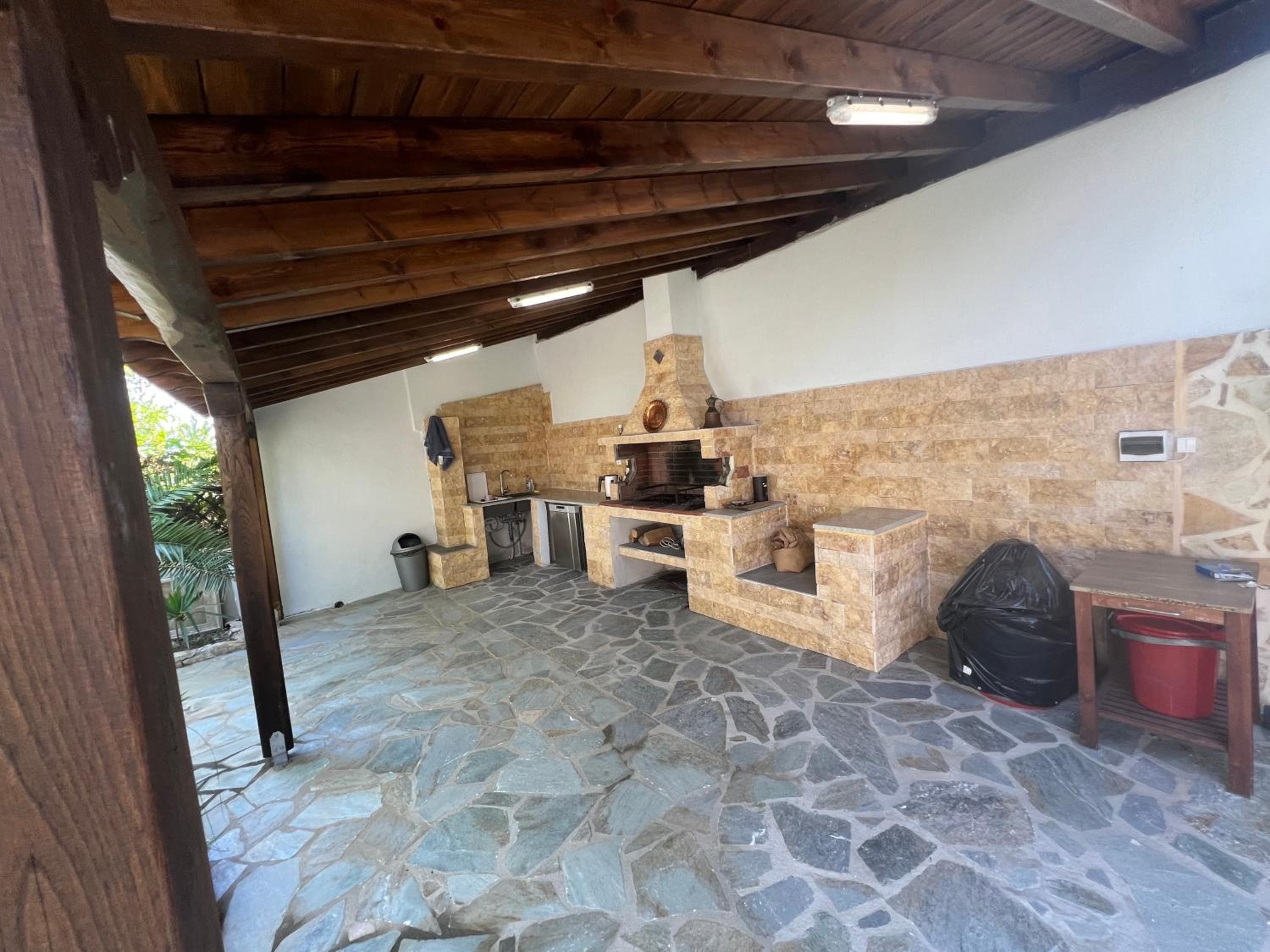 Latoura View