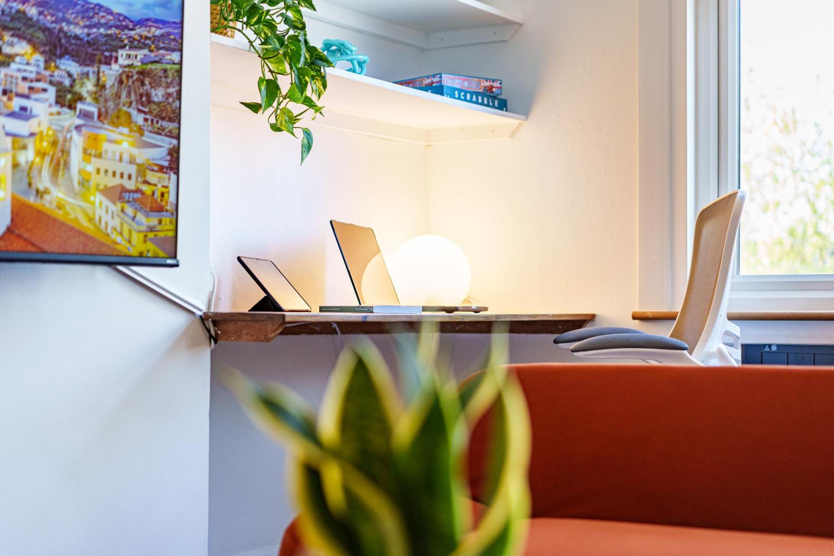Stylish & Spacious Peckham Flat view 2
