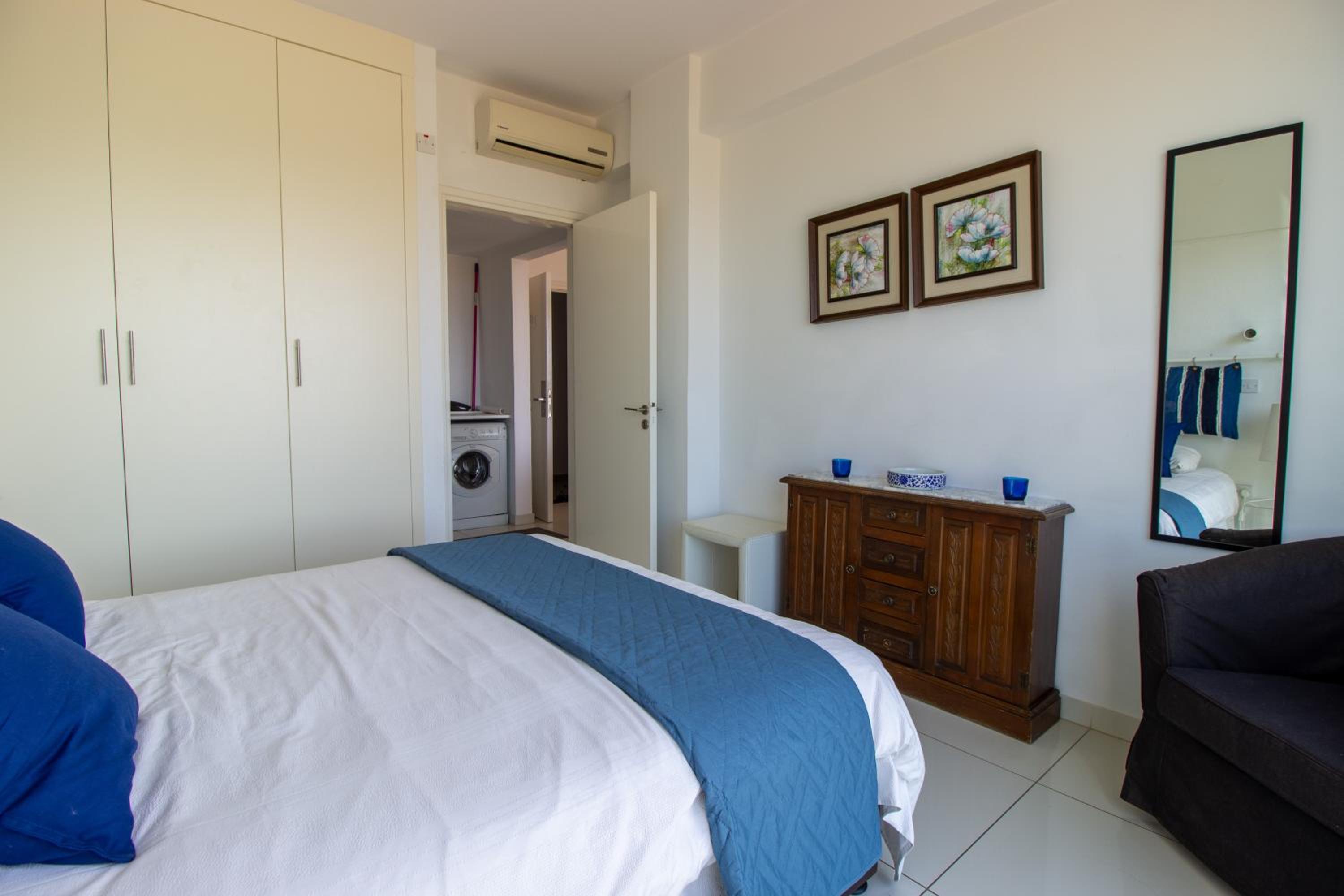 Seafront Stylish Apt, Protaras
