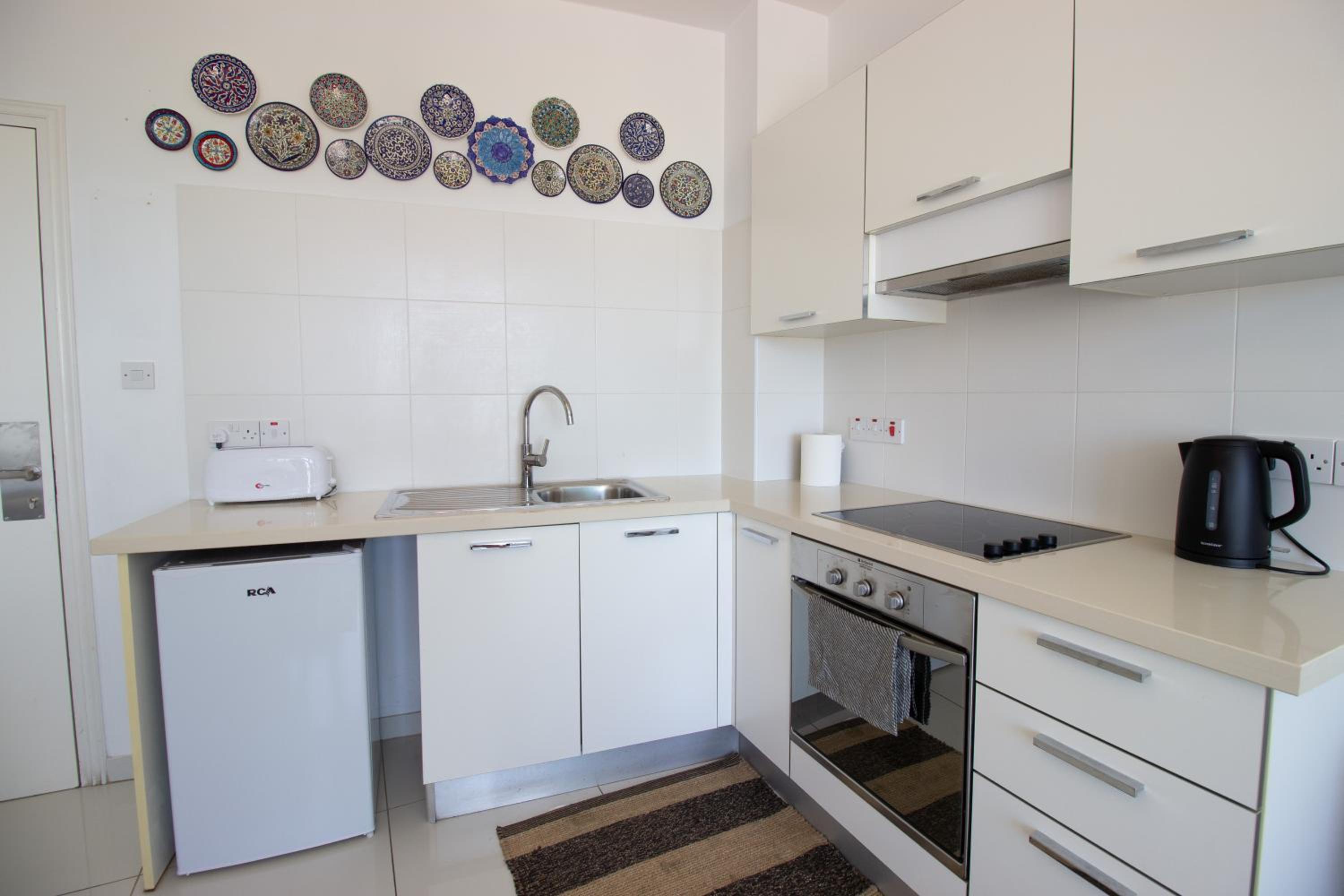 Seafront Stylish Apt, Protaras