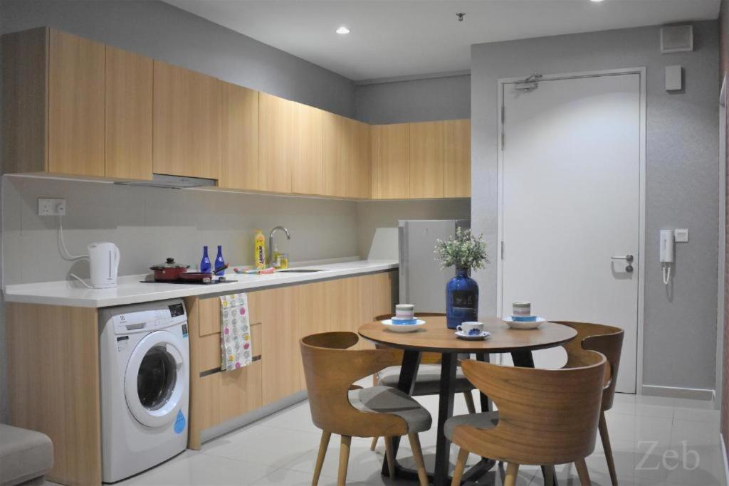 i-City CASA LUCIA- Wifi, Netflix, Parking, 60inch big TV, 7pax photo 1